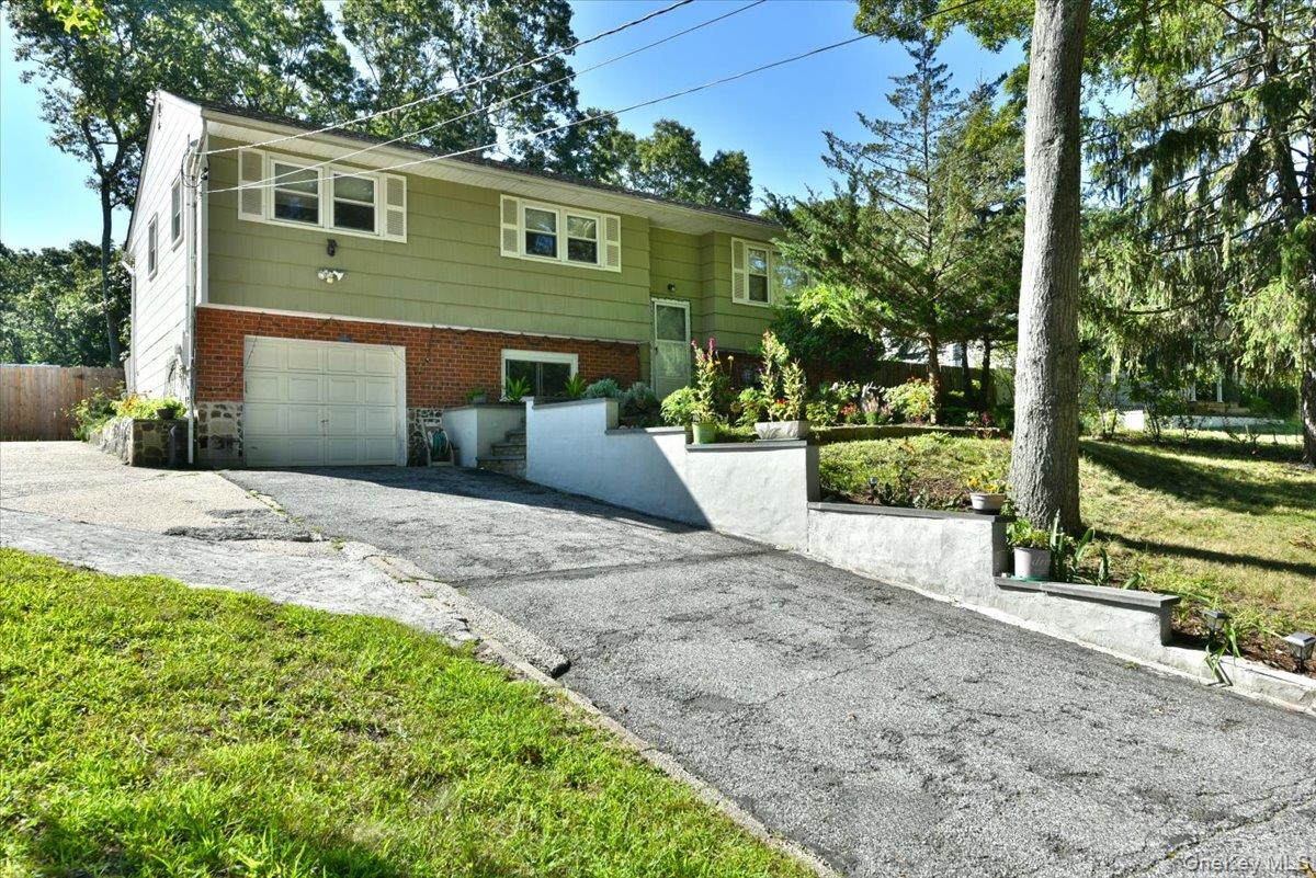 16 Edgar Drive – For Sale photo 2