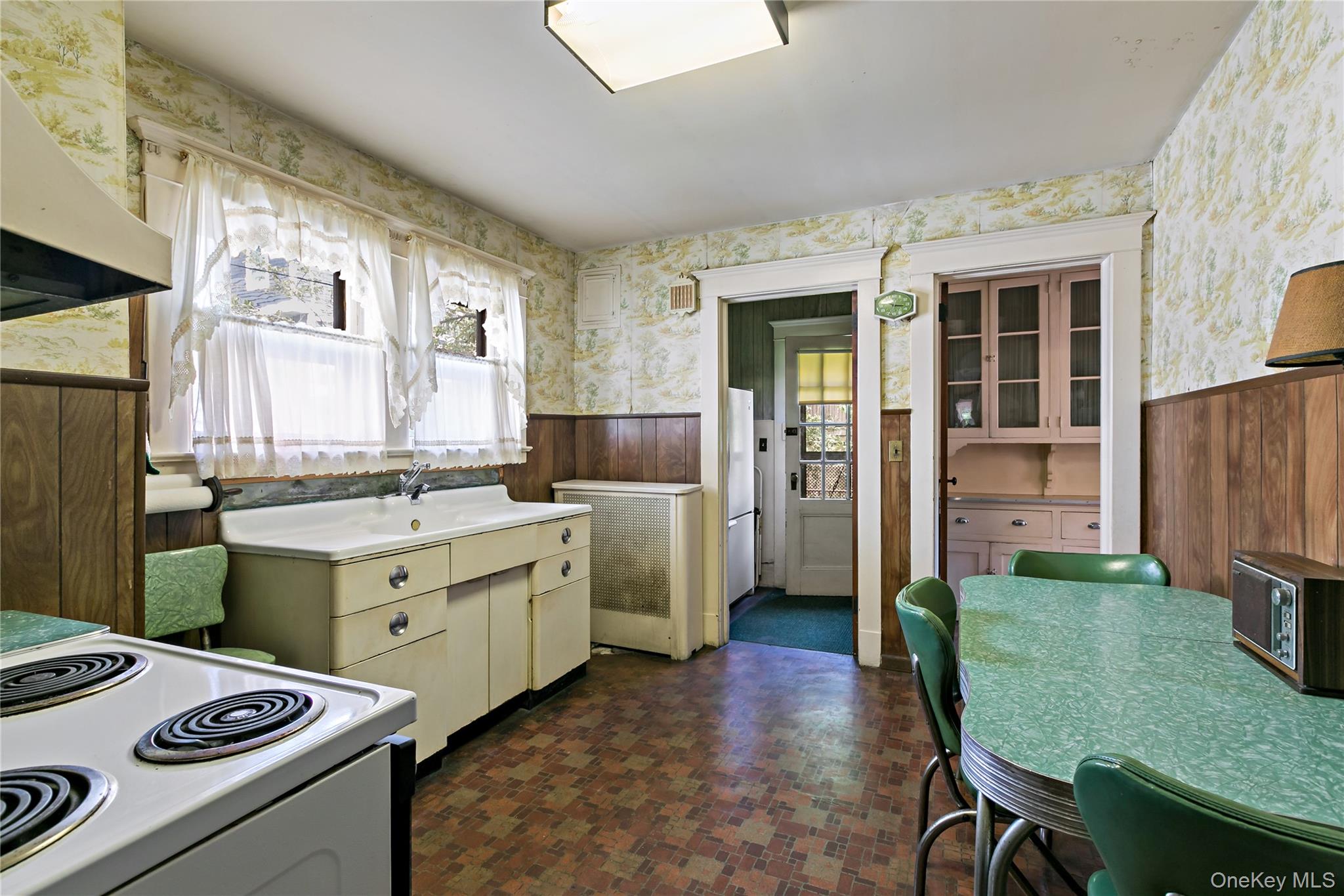 33 Melrose Avenue – For Sale photo 13