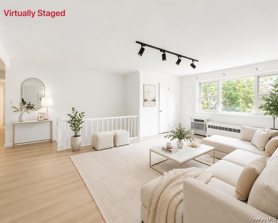 6823 150 Street, Unit B photo 2