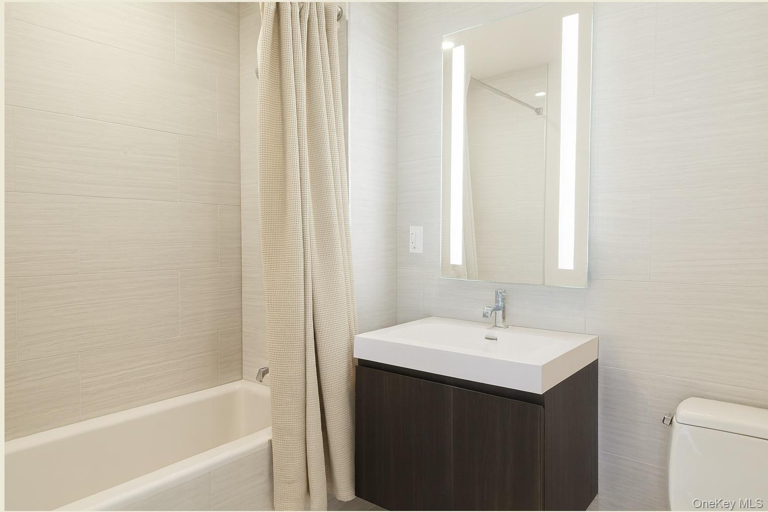 131-03 40th Road, Unit 18M photo 8