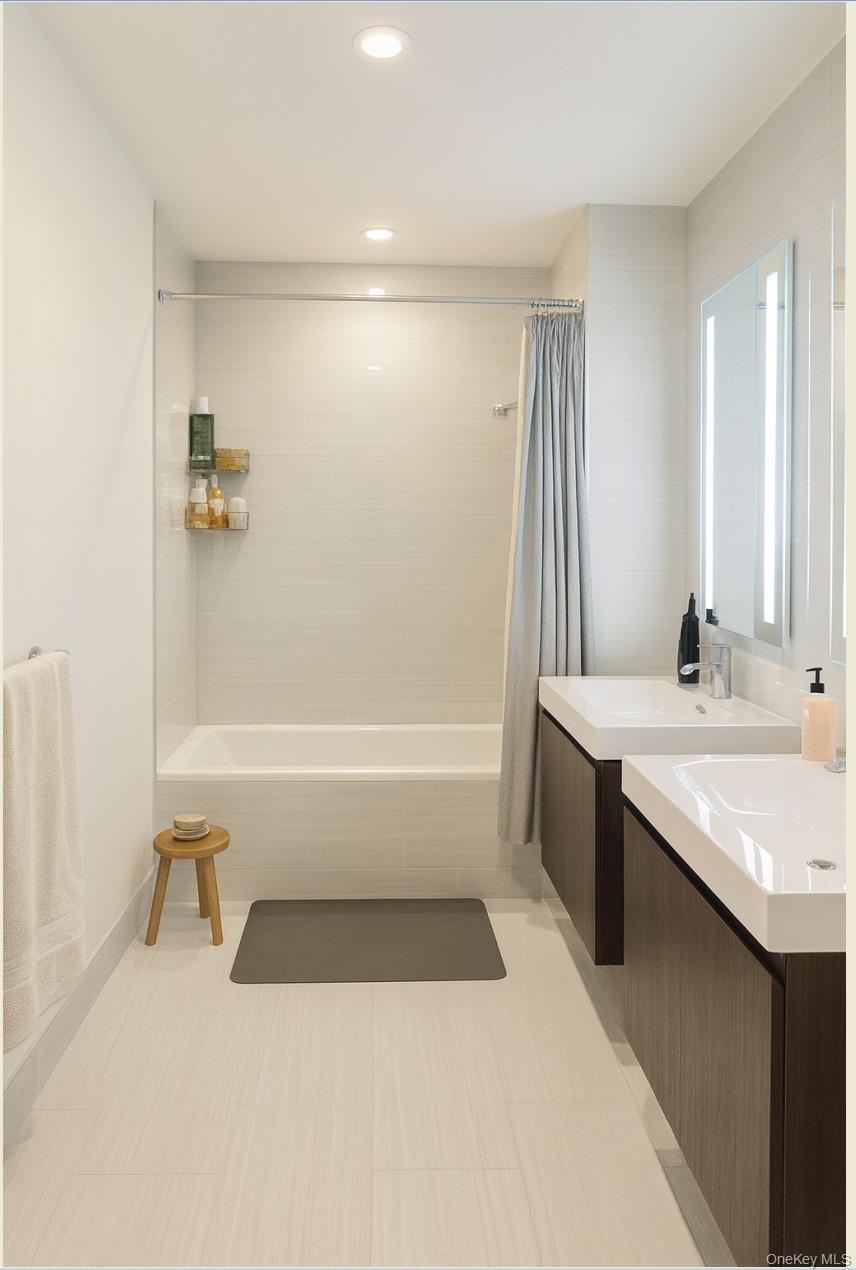 131-03 40th Road, Unit 18M photo 11