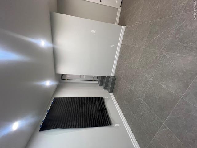 2524 Tenbroeck Avenue – For Rent photo 9