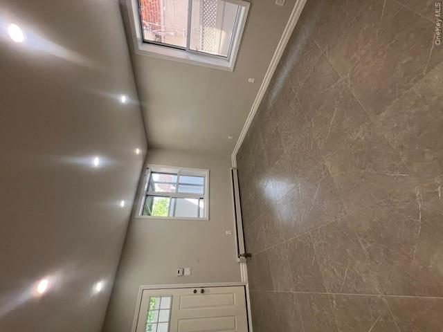 2524 Tenbroeck Avenue – For Rent
