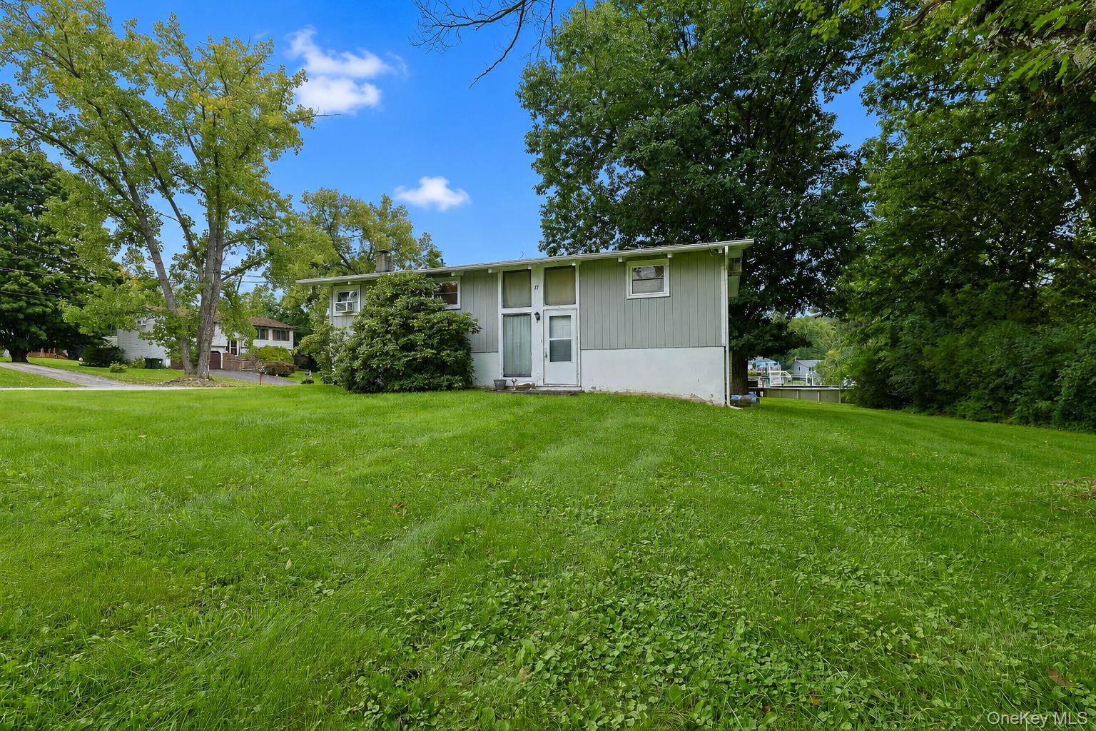 11 Laurie Lane – For Sale photo 2