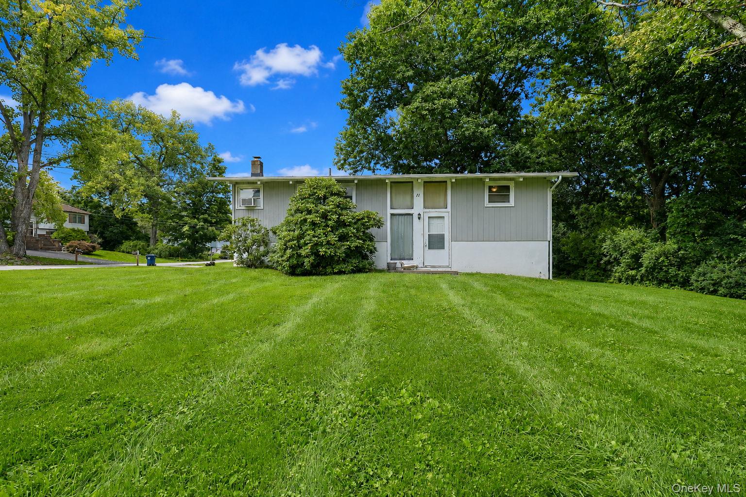 11 Laurie Lane – For Sale