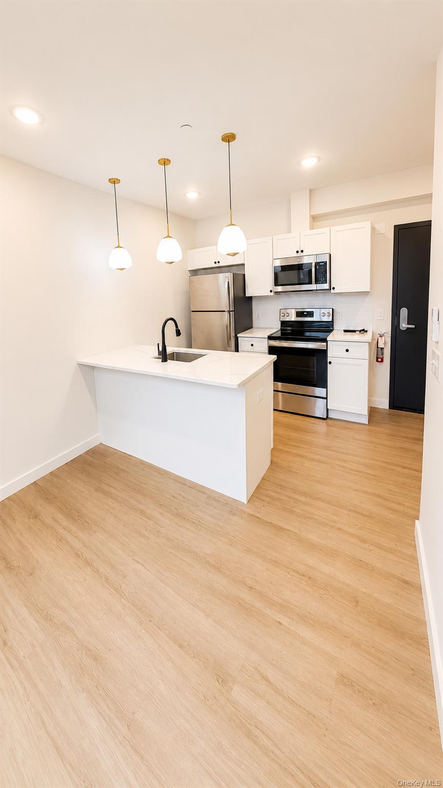 136 south, Unit 202