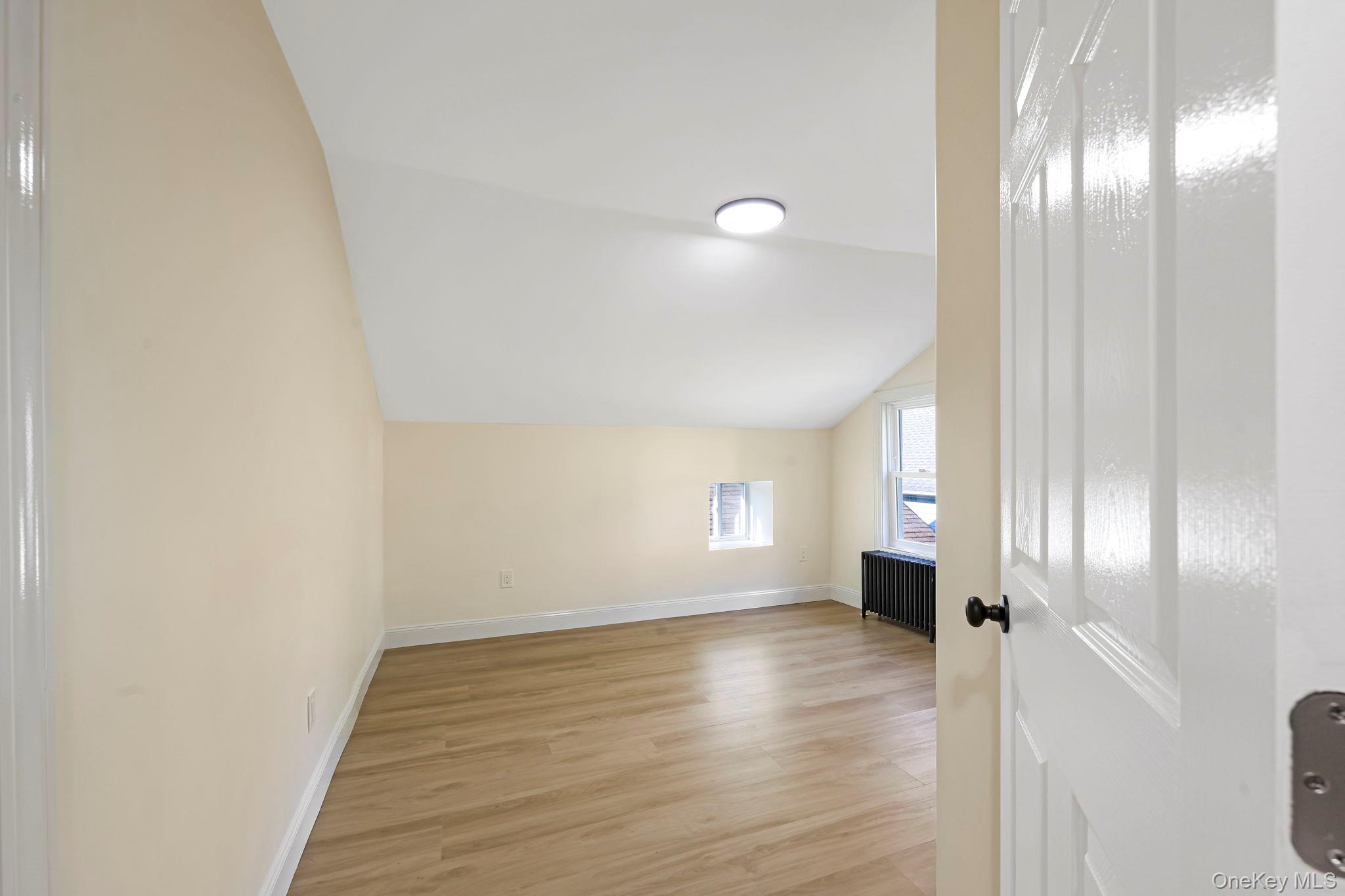 5 Grant Avenue – For Rent photo 16