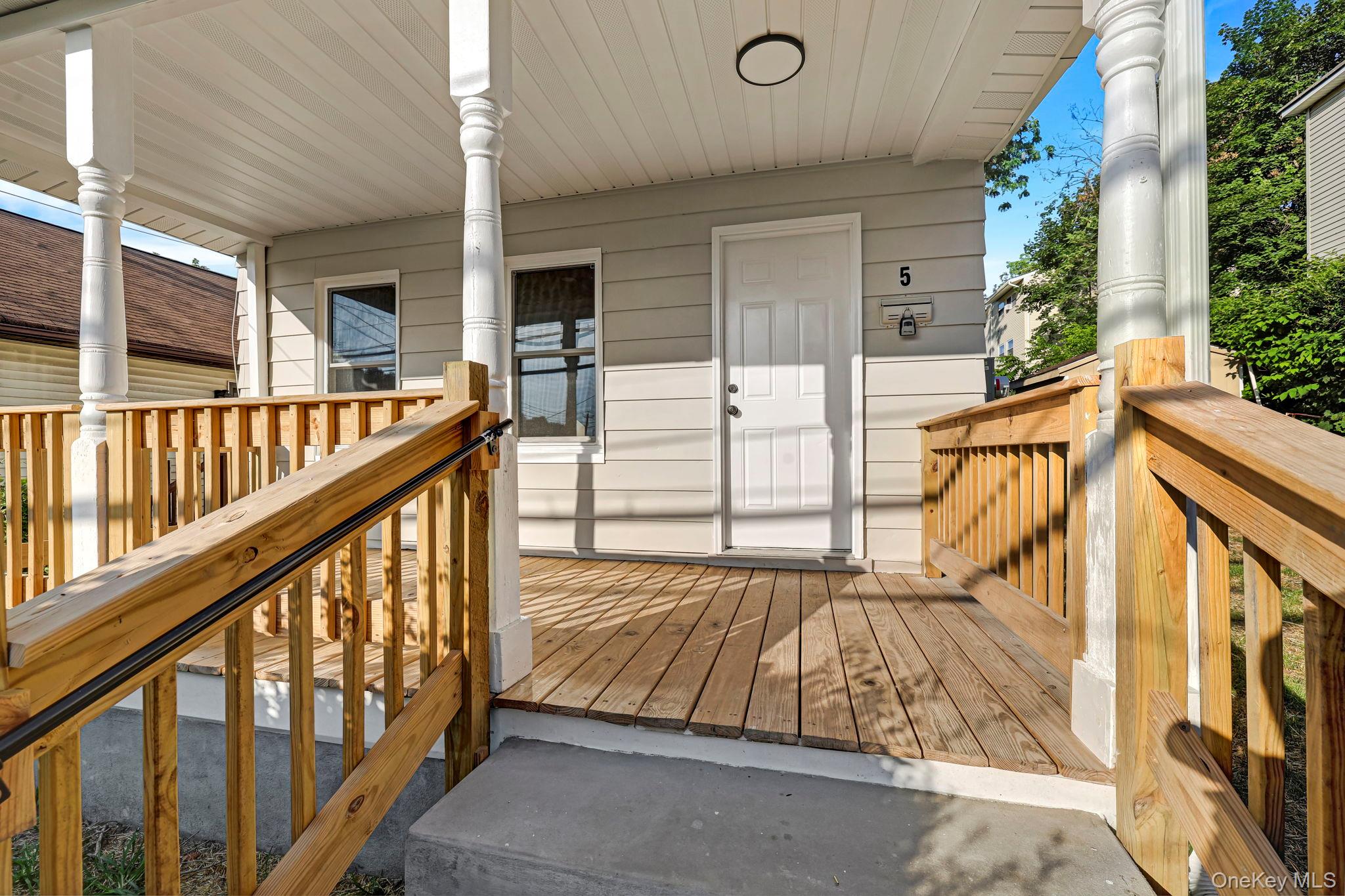 5 Grant Avenue – For Rent photo 2