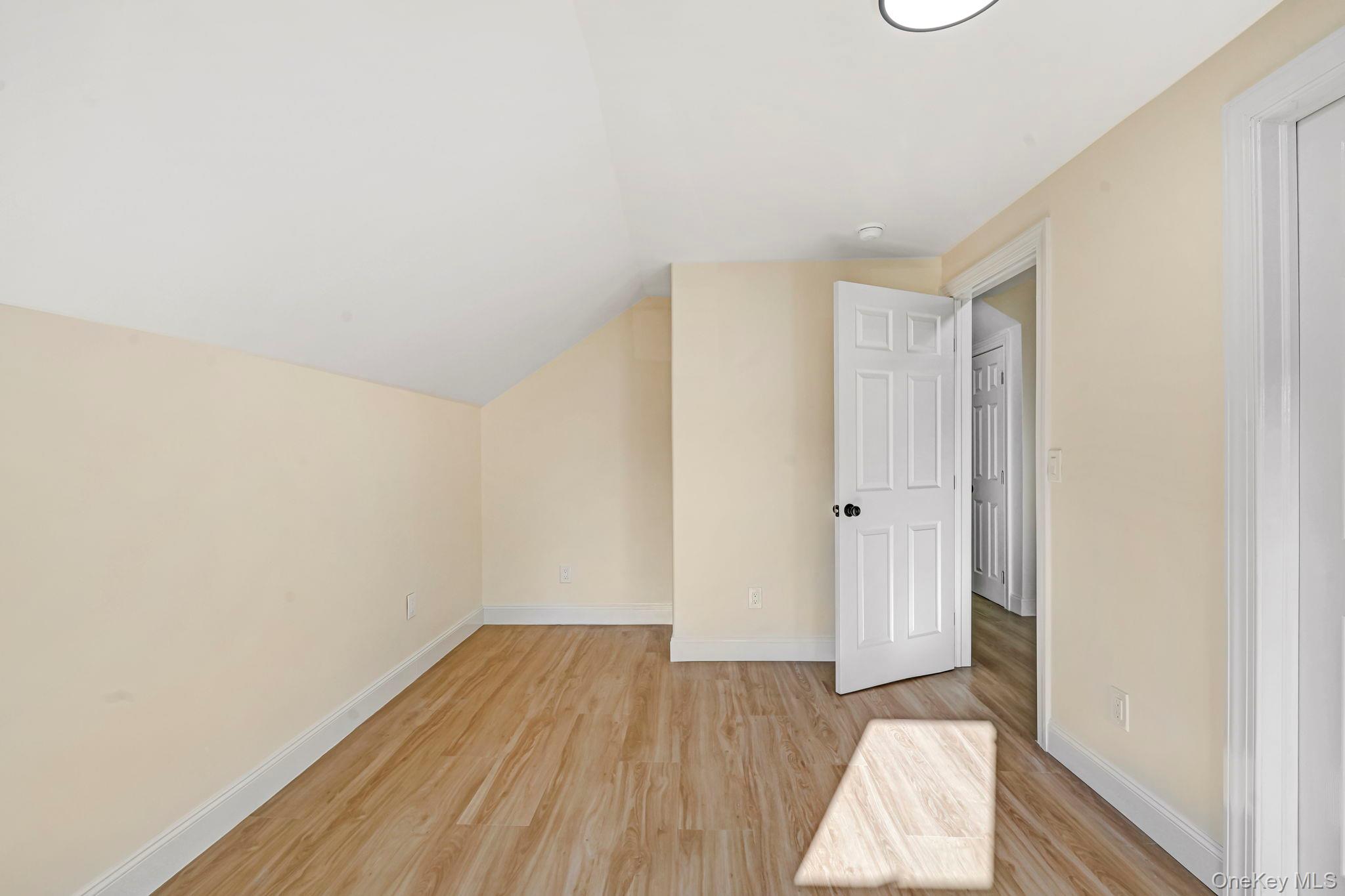 5 Grant Avenue – For Rent photo 15
