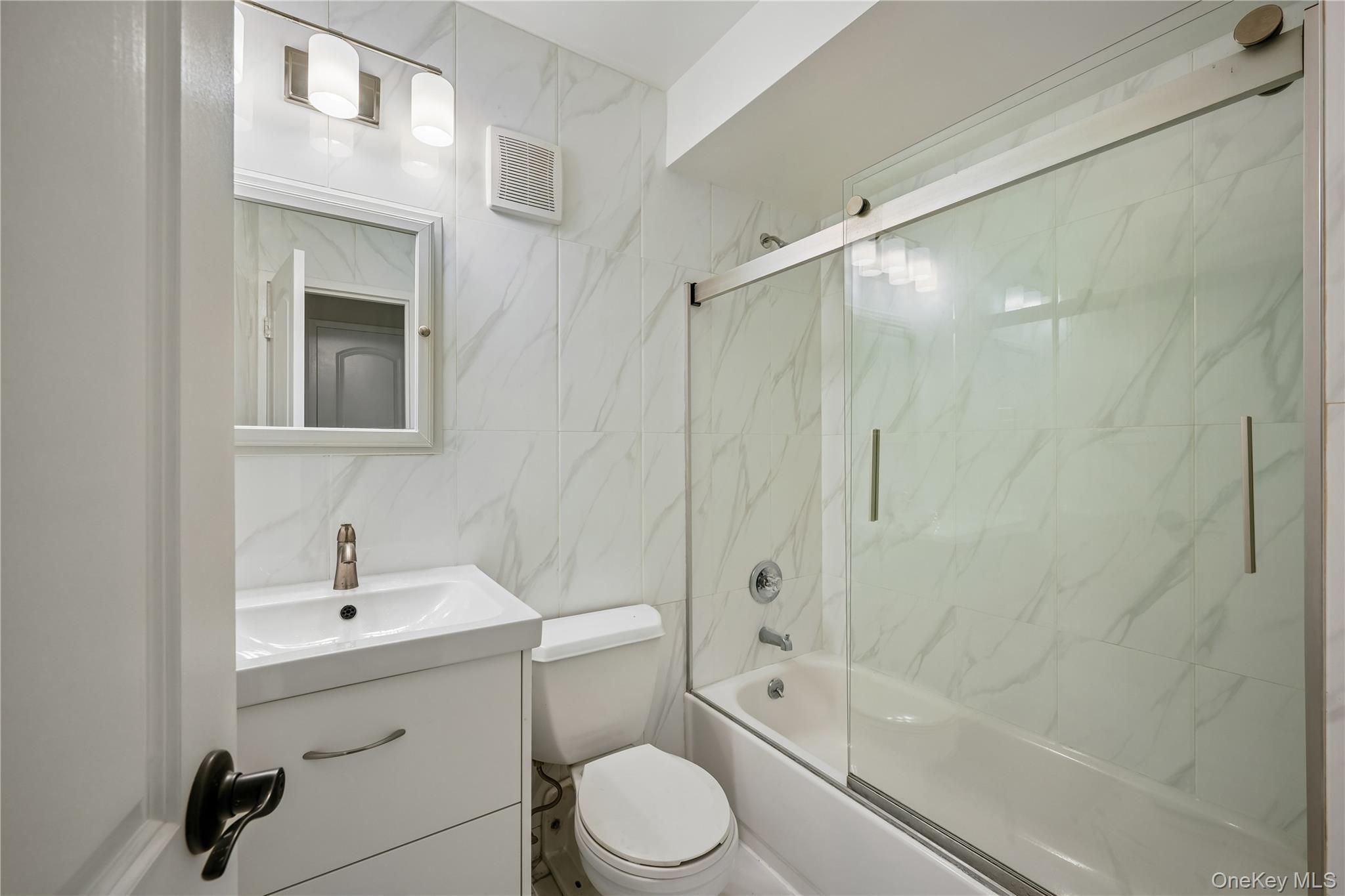 14726 Roosevelt Avenue, Unit 1C photo 9