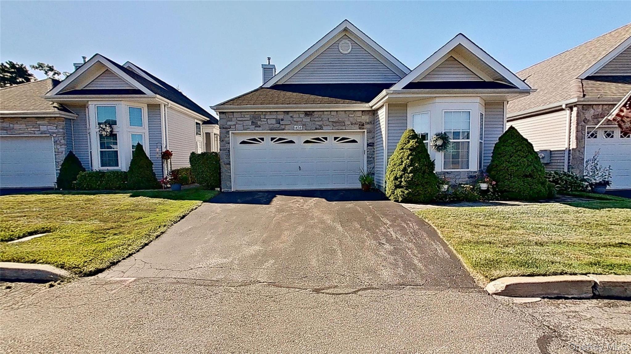 454 Leisure Drive – For Sale