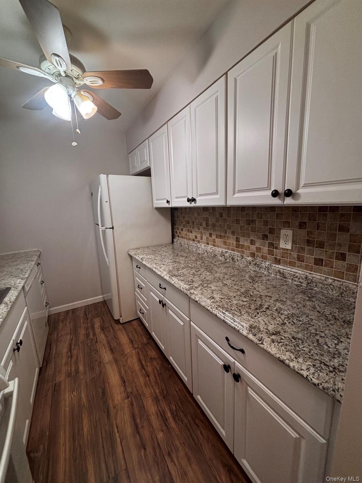 203 Lake Pointe Circle, Unit 203 photo 6