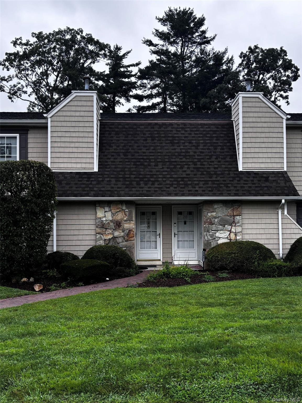 203 Lake Pointe Circle, Unit 203 photo 2