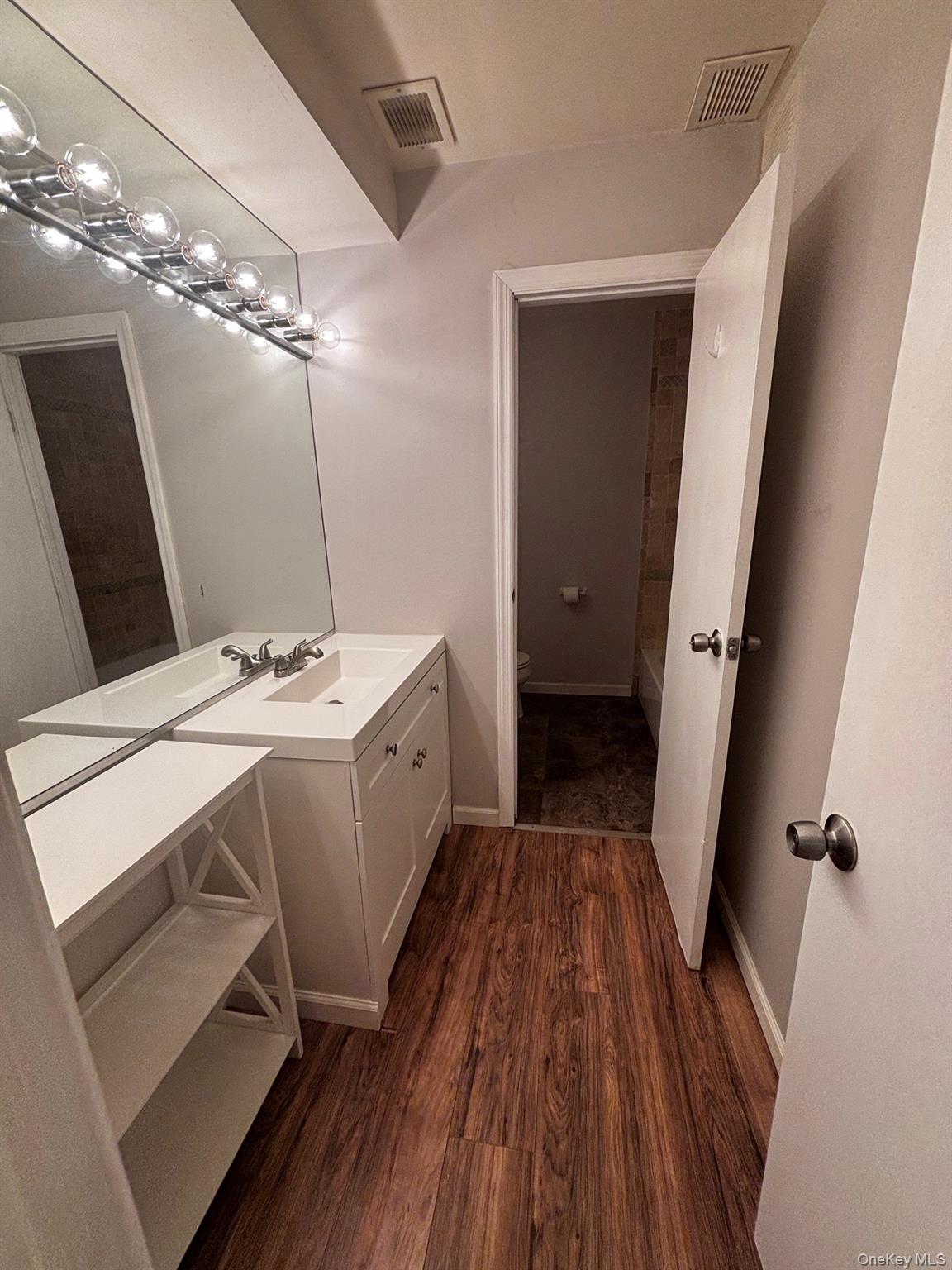 203 Lake Pointe Circle, Unit 203 photo 10
