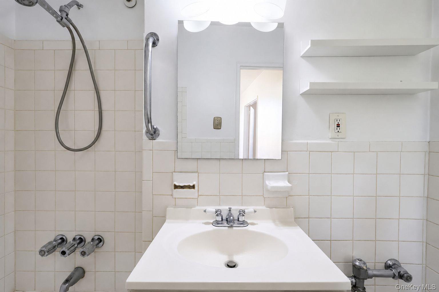 59-30 108th Street, Unit 5G photo 31