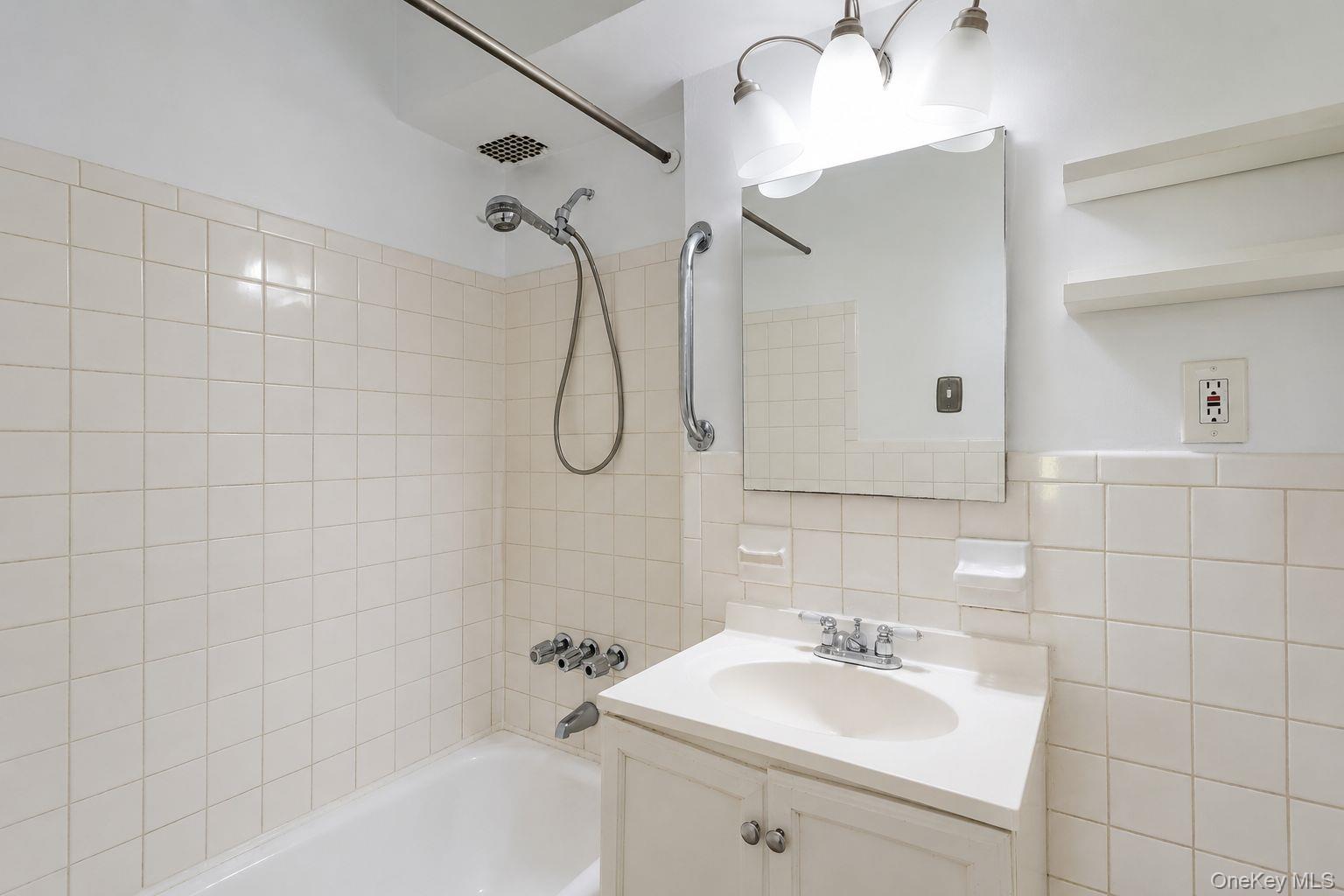 59-30 108th Street, Unit 5G photo 32