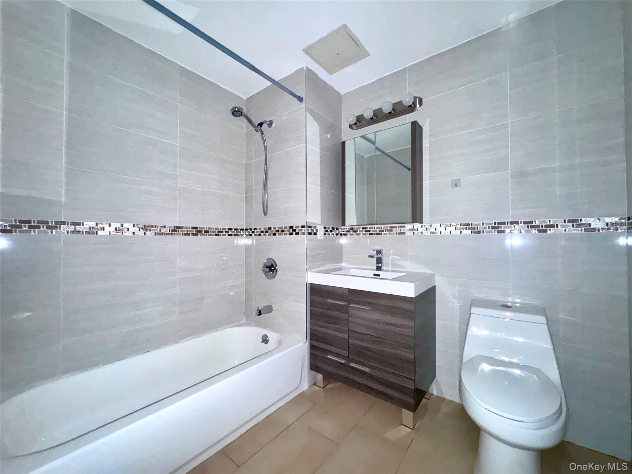 136-20 Booth Memorial Avenue, Unit 3A photo 16