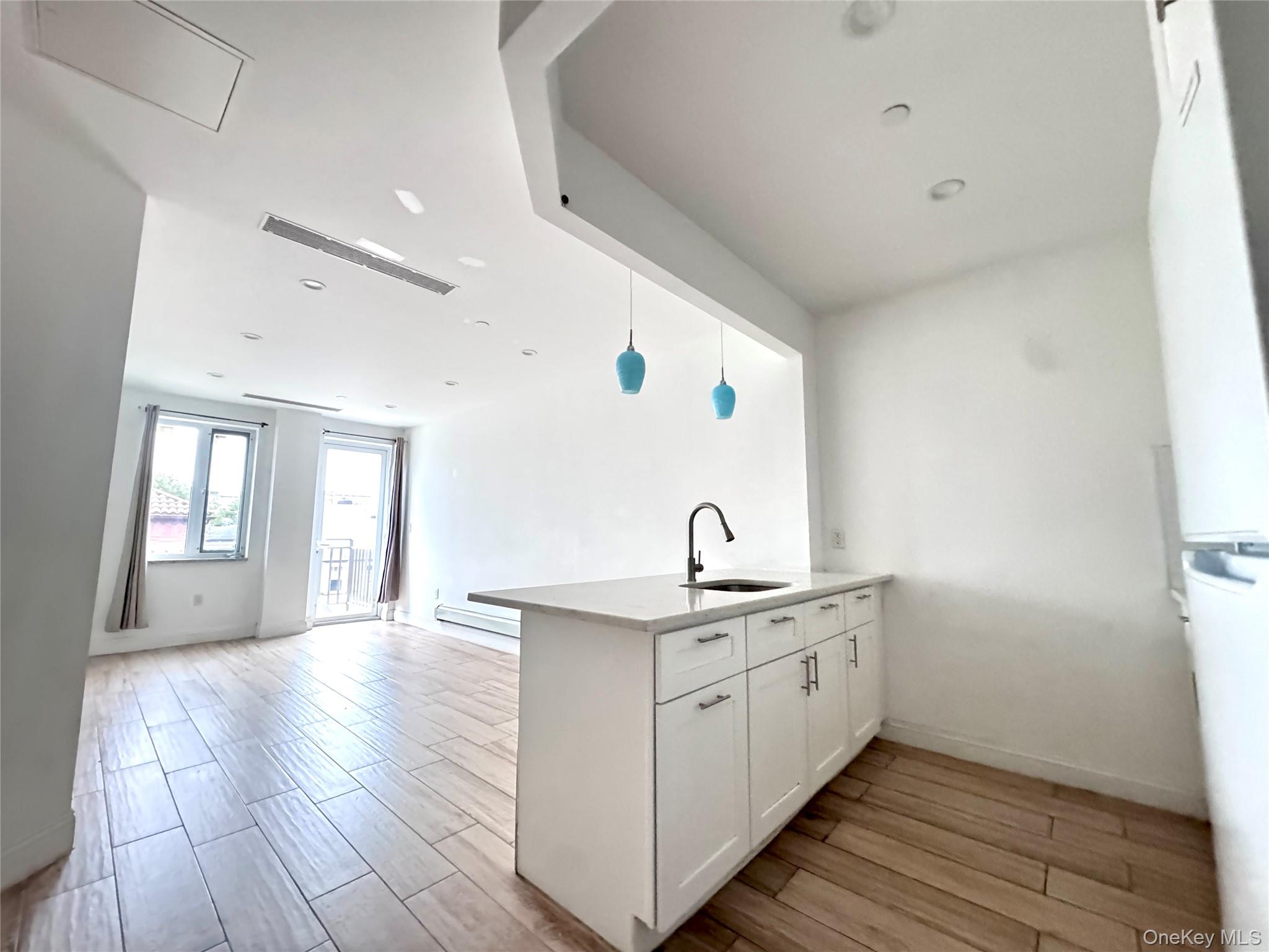 136-20 Booth Memorial Avenue, Unit 3A photo 4