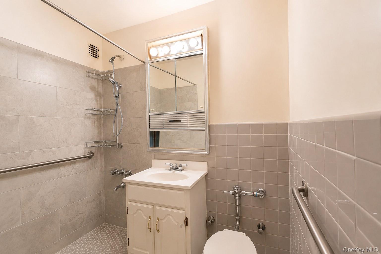 99-35 59th Avenue, Unit 4k photo 18