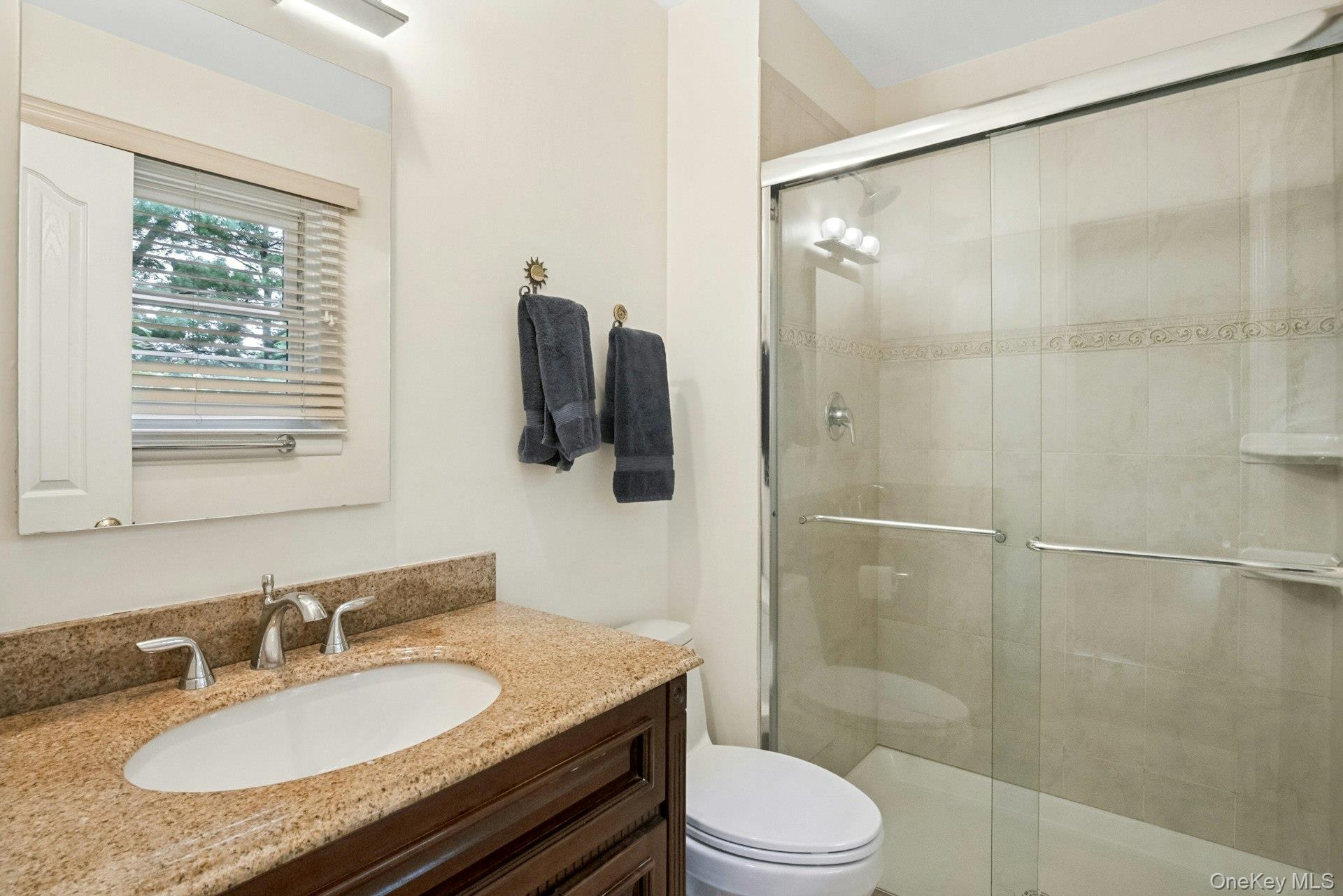 2 Lakeview Avenue W – For Sale photo 14