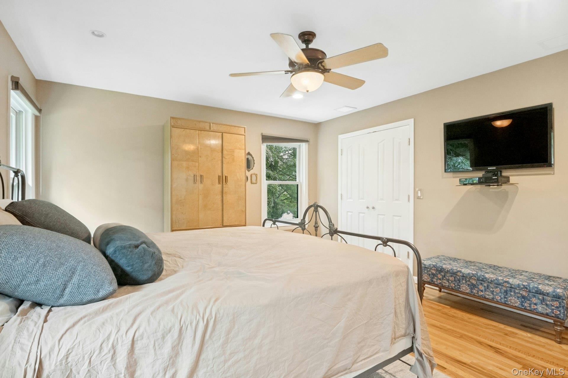 2 Lakeview Avenue W – For Sale photo 13