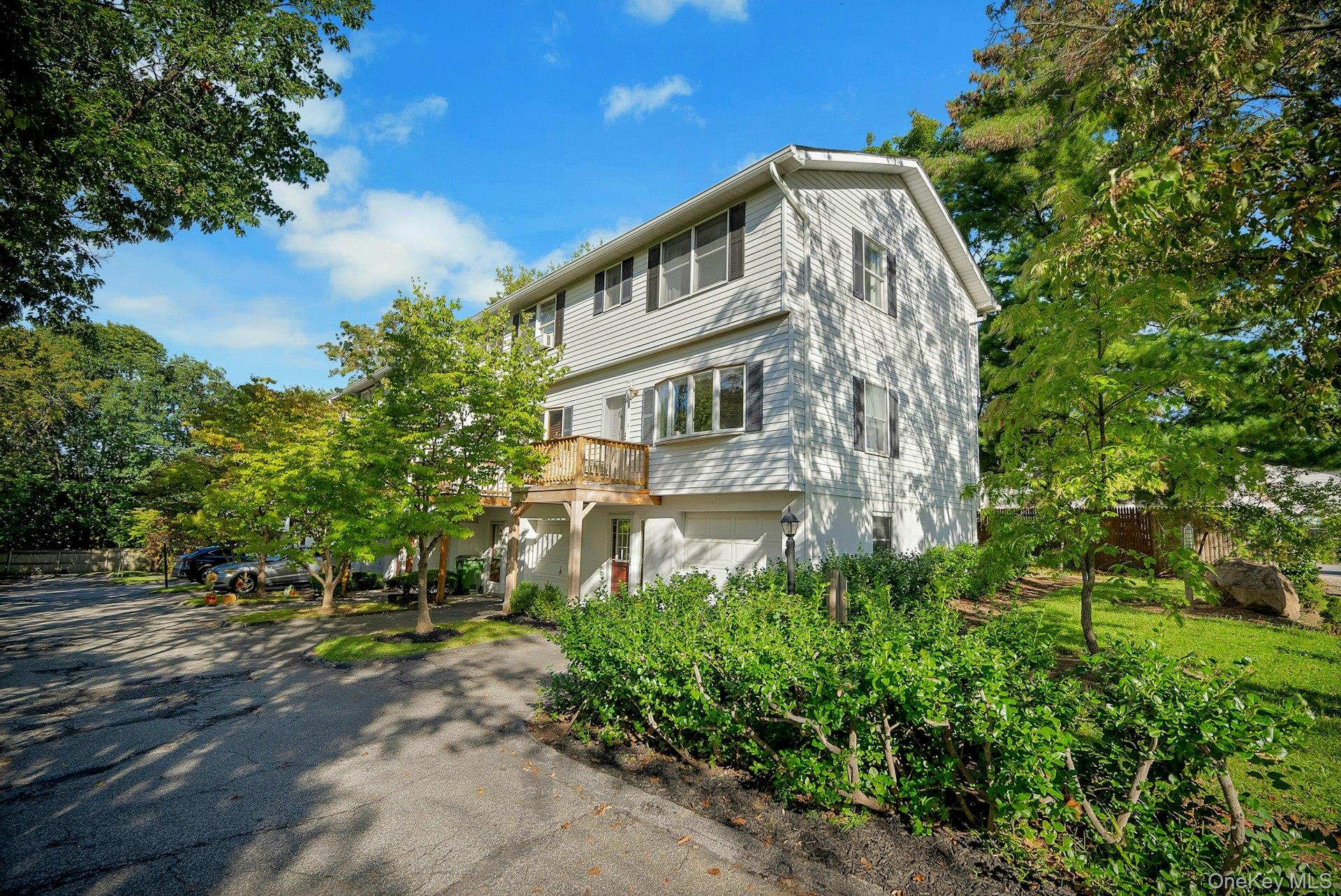 17 Wood Court, Unit A photo 2