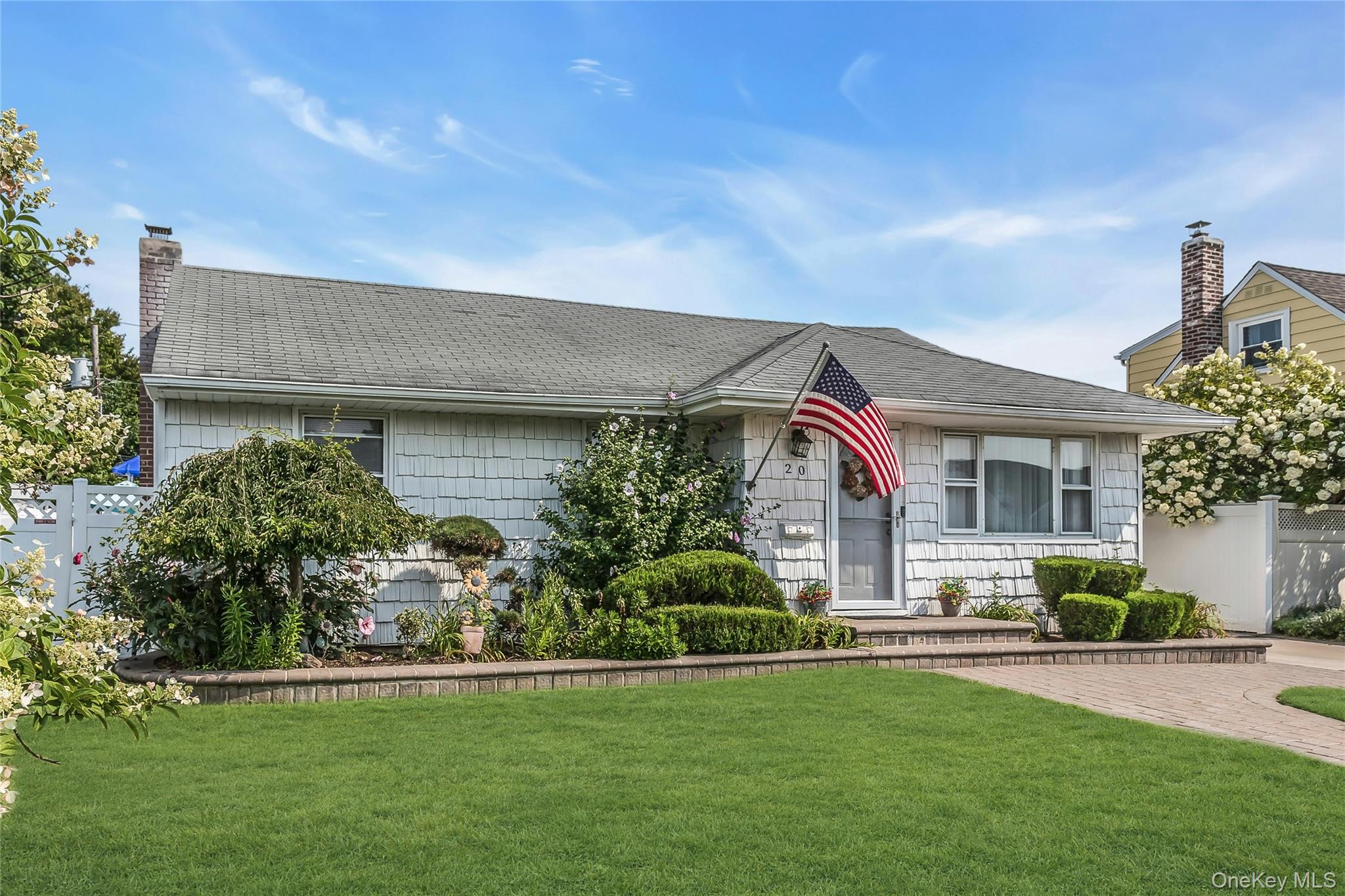 20 Jamaica Avenue – For Sale photo 2