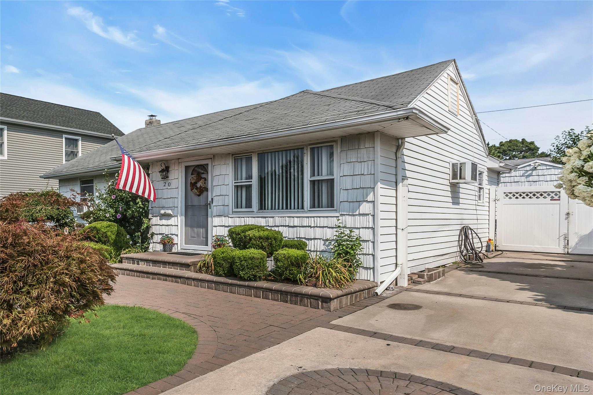 20 Jamaica Avenue – For Sale photo 3