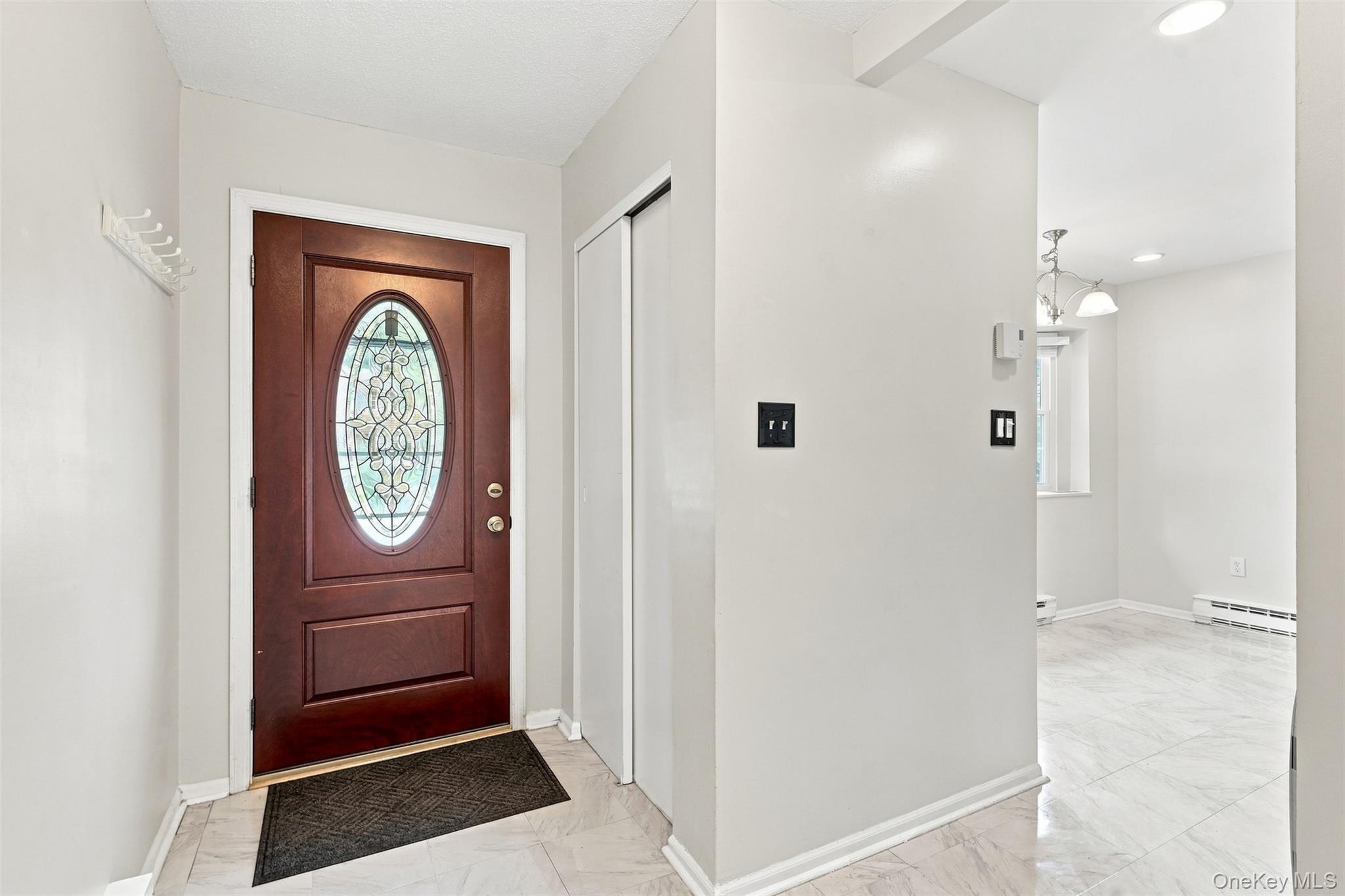 7 ROUNDTREE Court – For Sale photo 3