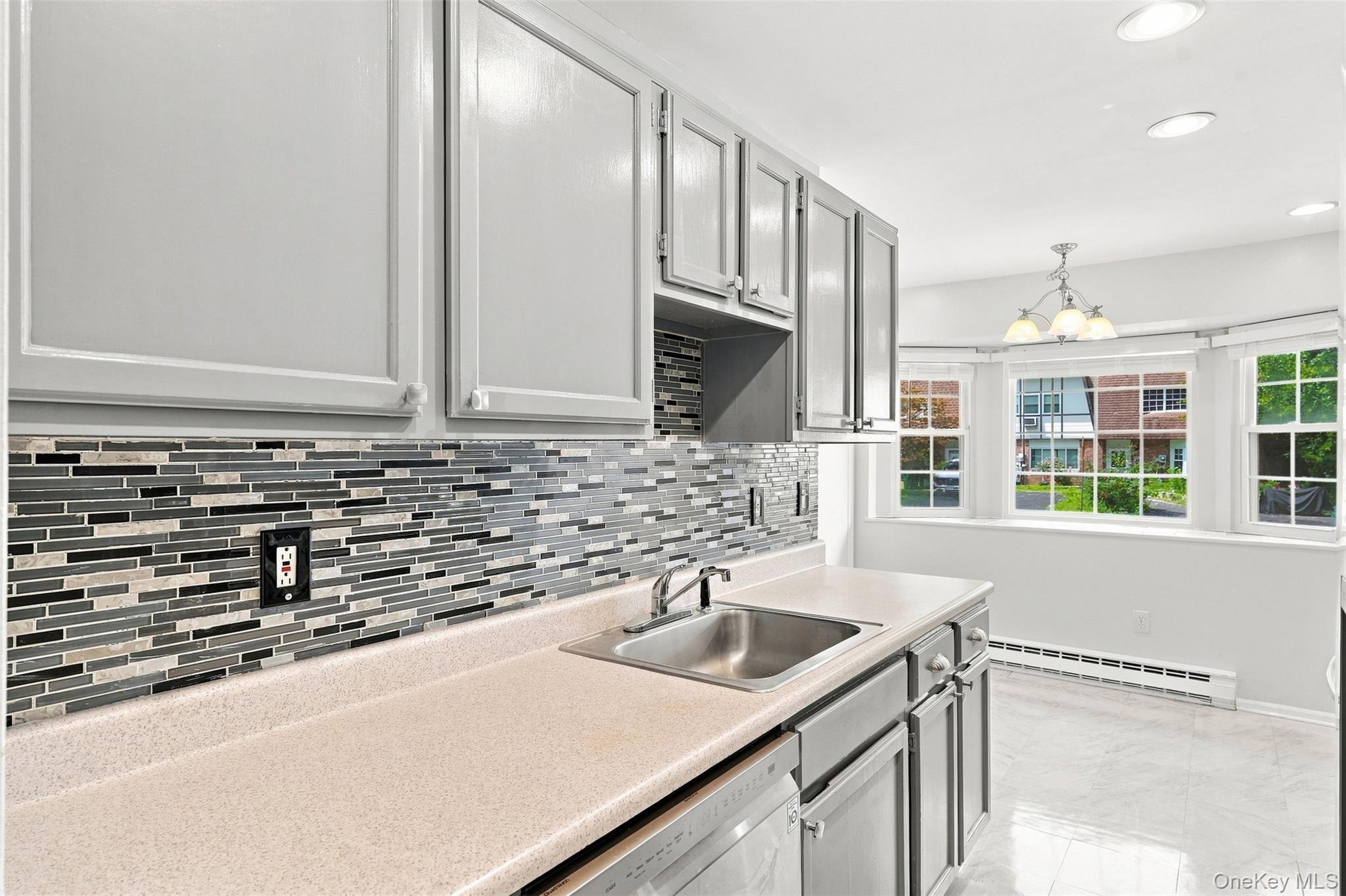7 ROUNDTREE Court – For Sale photo 6