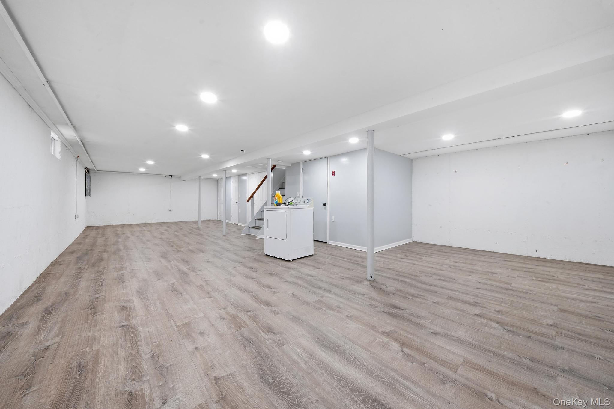 8 Dee place – For Sale photo 17