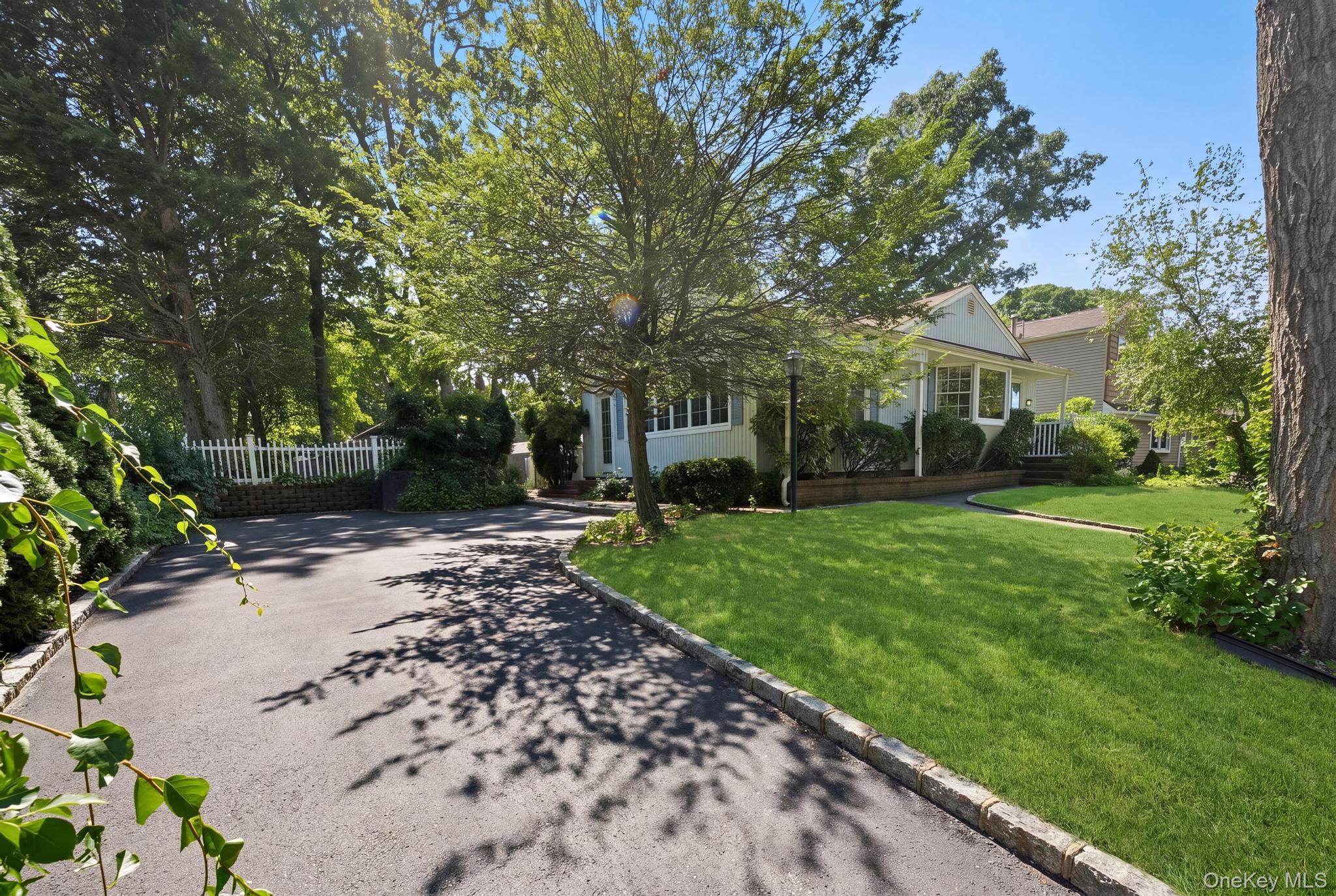 8 Dee place – For Sale photo 6