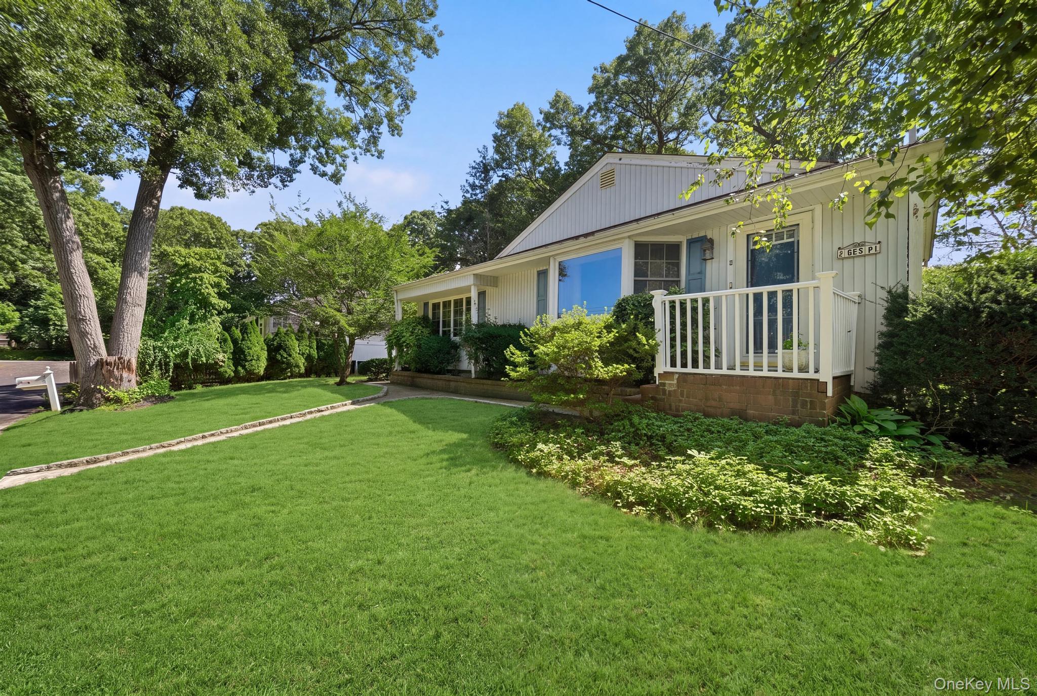 8 Dee place – For Sale photo 3