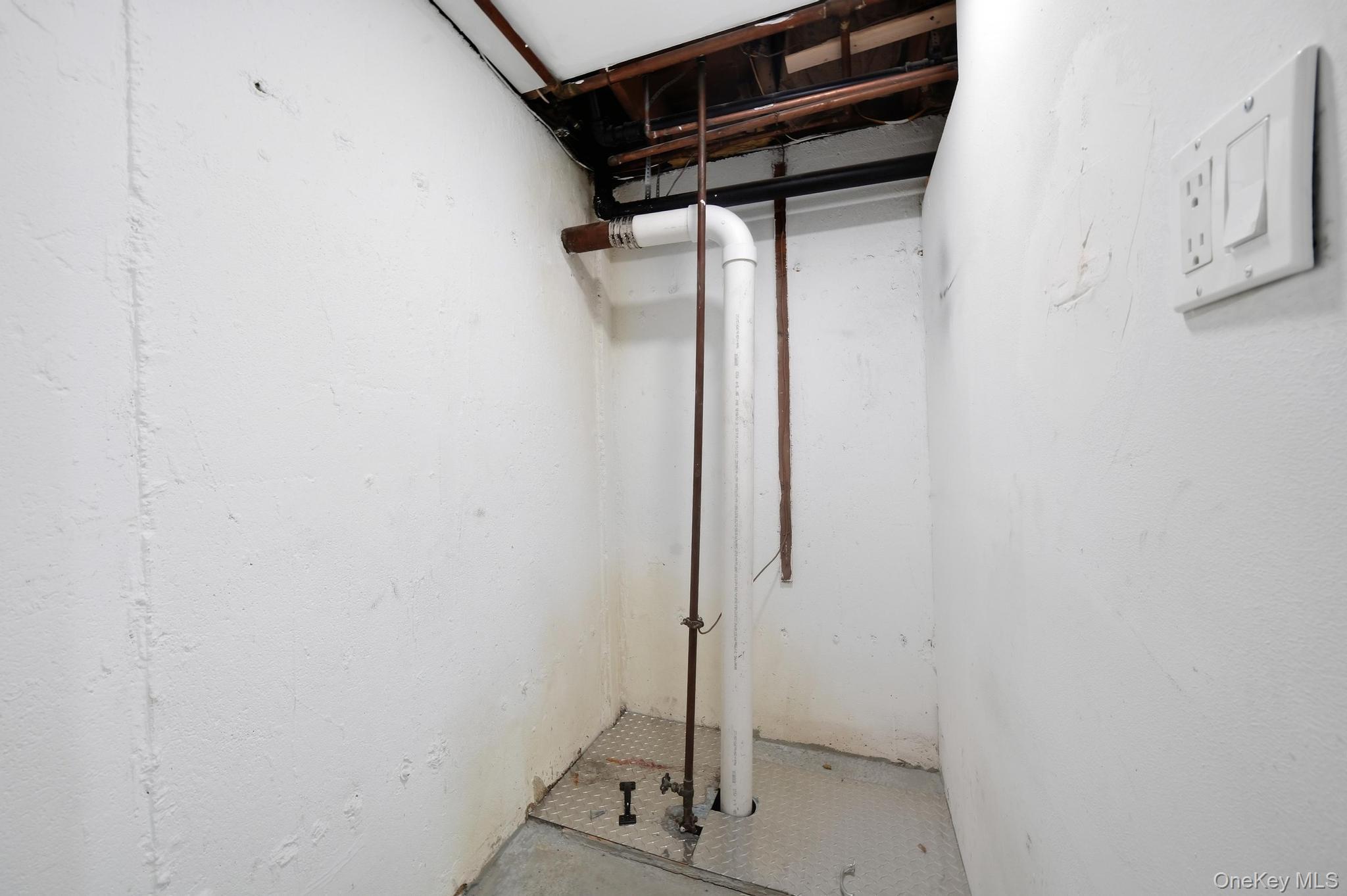 8 Dee place – For Sale photo 15