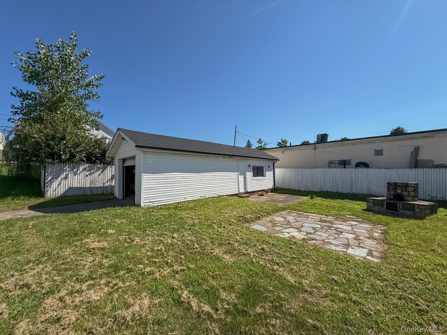 615 Smith Street – For Rent photo 23