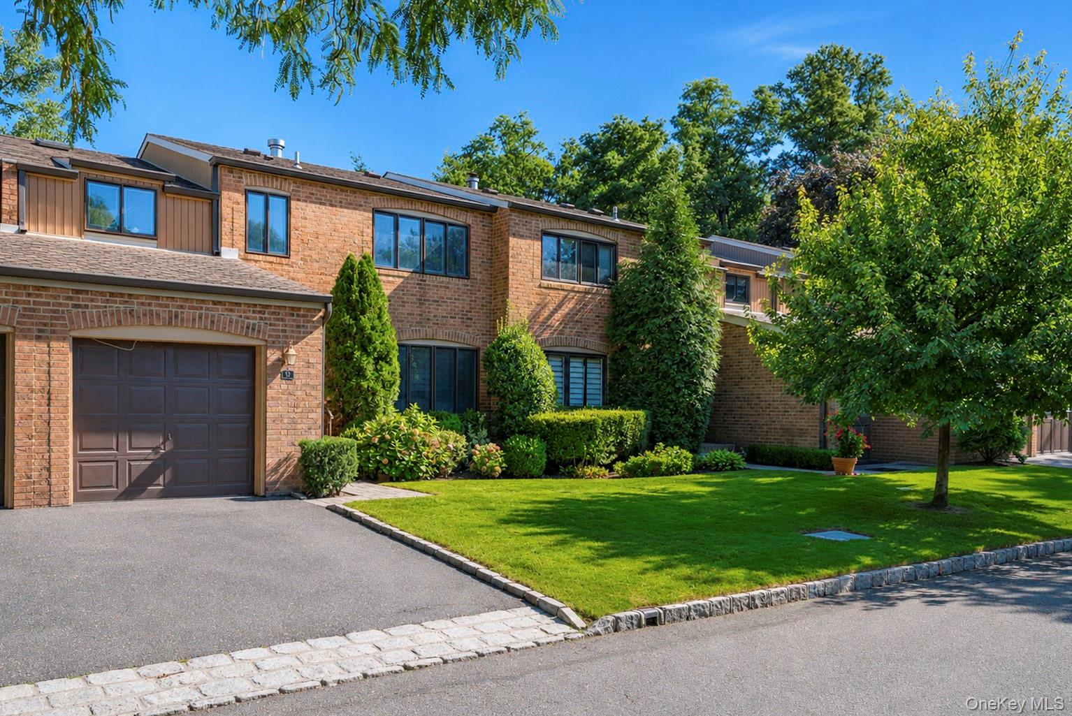 95 Windsor Gate Drive – For Sale photo 4