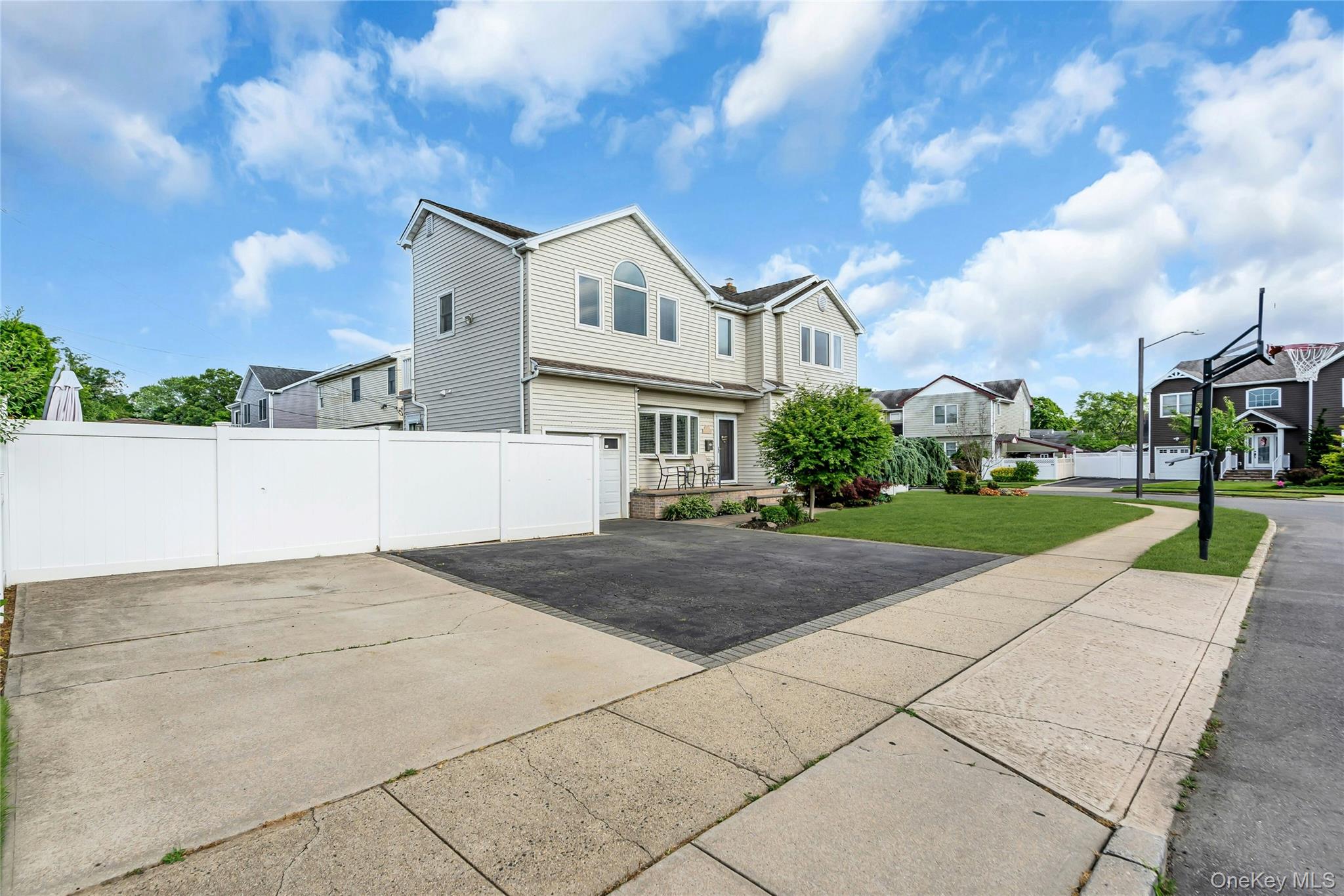 7 Mohawk Drive – For Sale photo 4