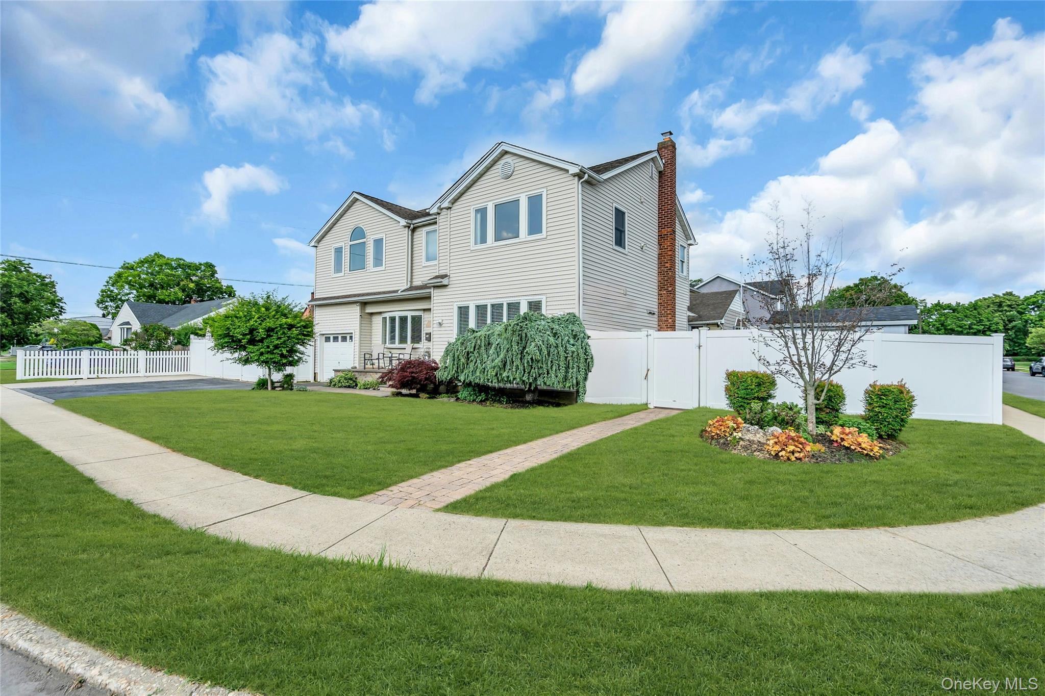 7 Mohawk Drive – For Sale photo 3