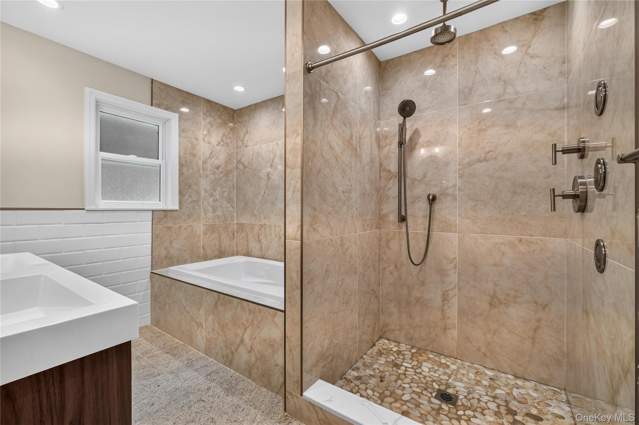 15 Cobblestone Lane – For Sale photo 19