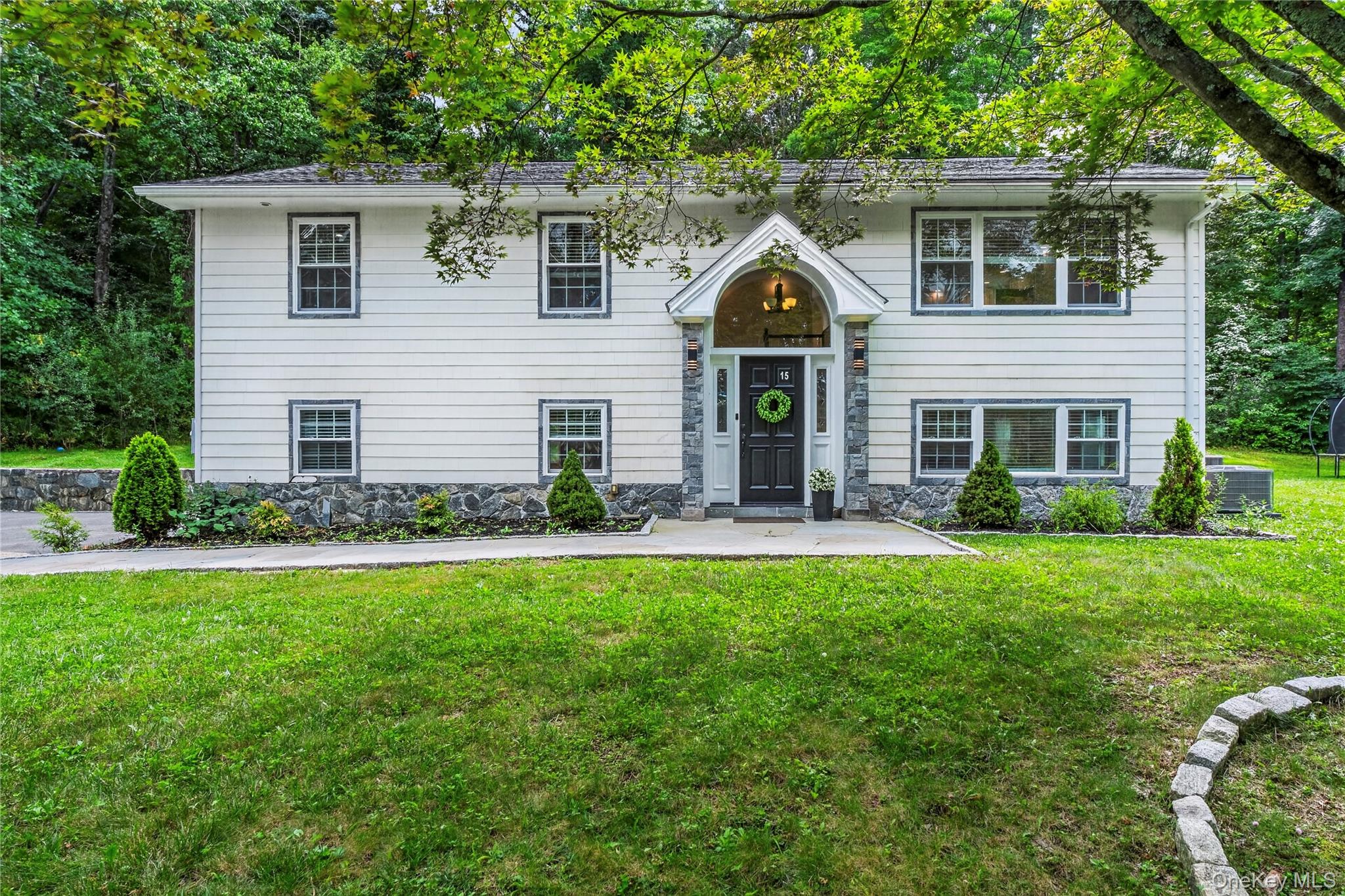 15 Cobblestone Lane – For Sale