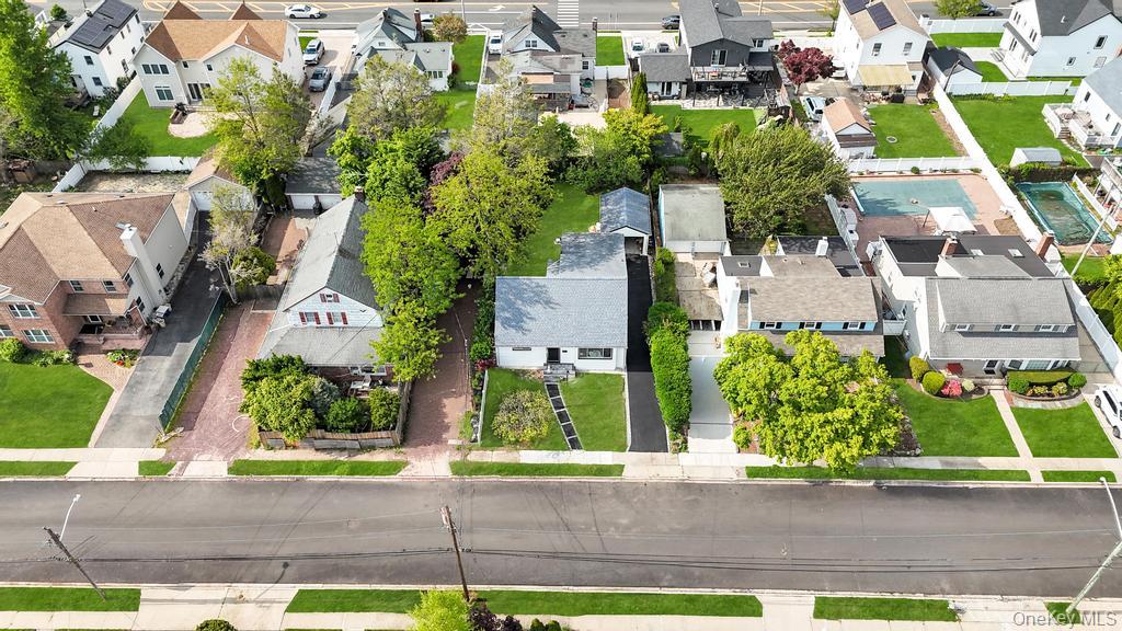20 Howard Street – For Sale photo 3