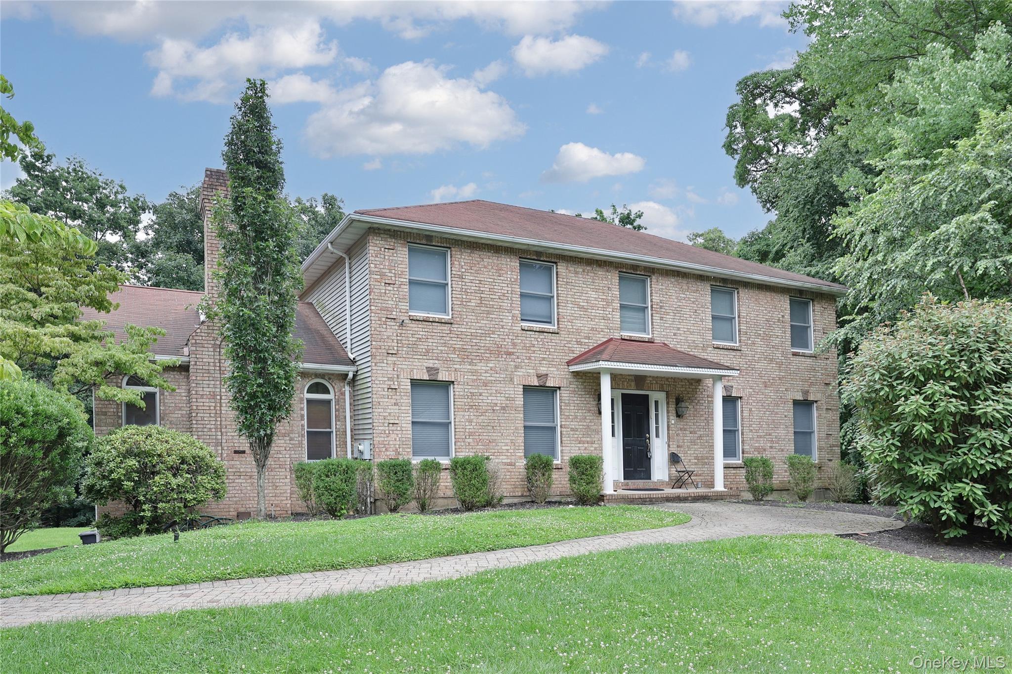 6 Nicole Way – For Sale photo 2