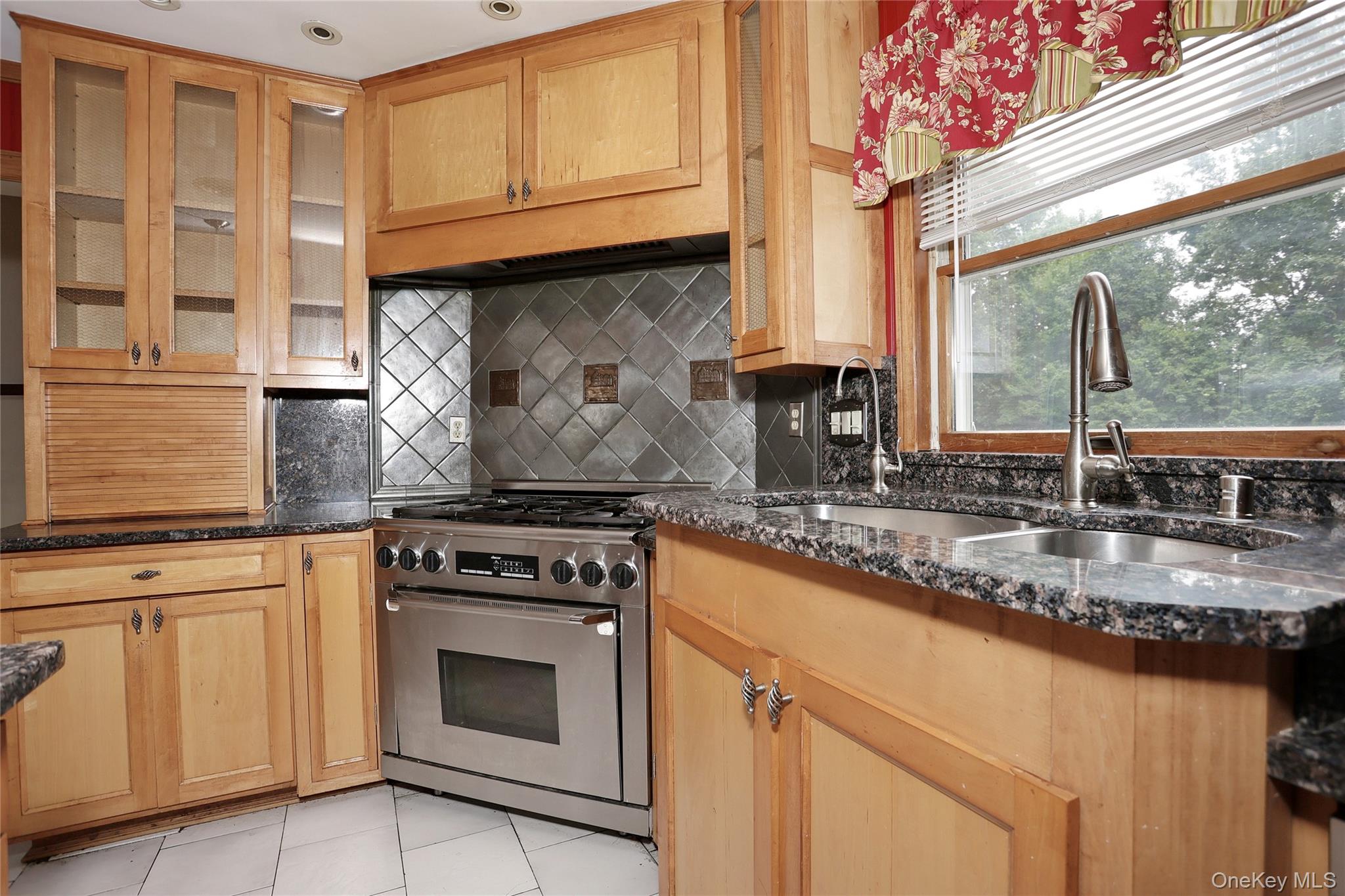 6 Nicole Way – For Sale photo 11