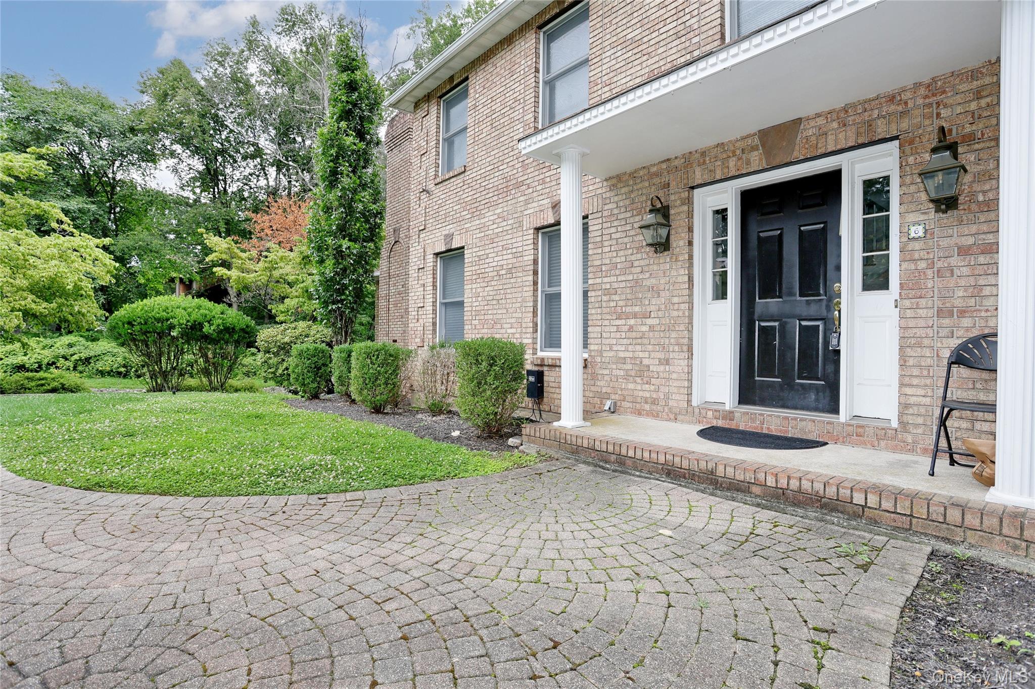 6 Nicole Way – For Sale photo 3
