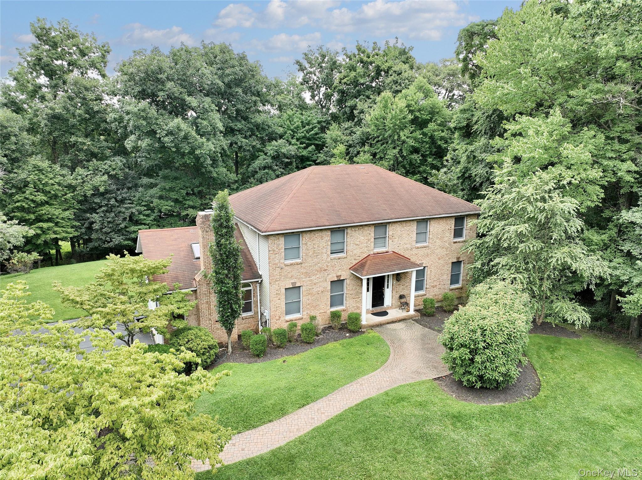 6 Nicole Way – For Sale