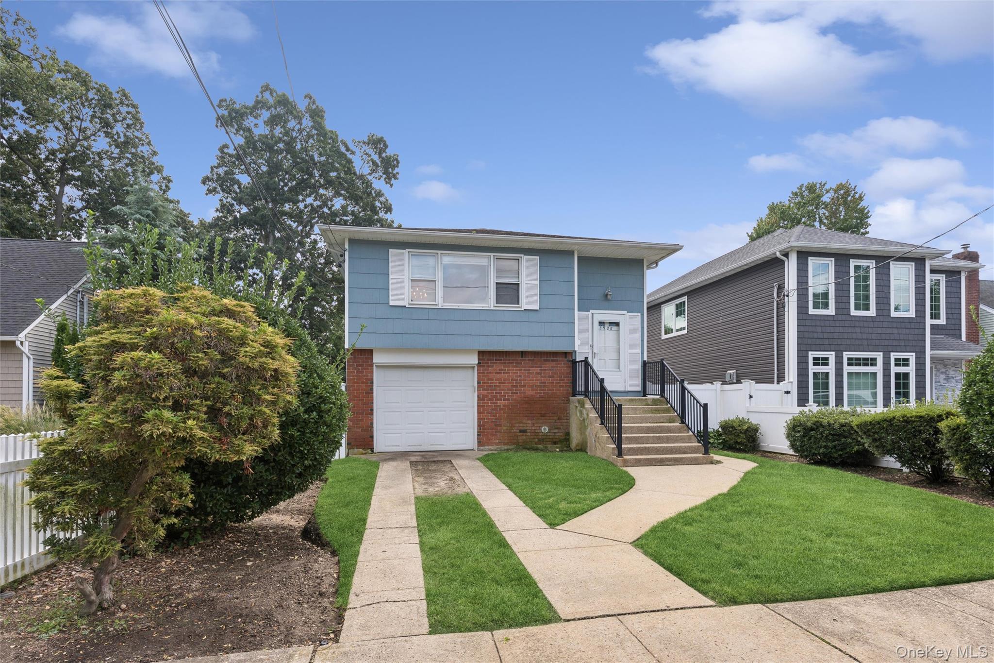 1928 Gormley Avenue – For Sale