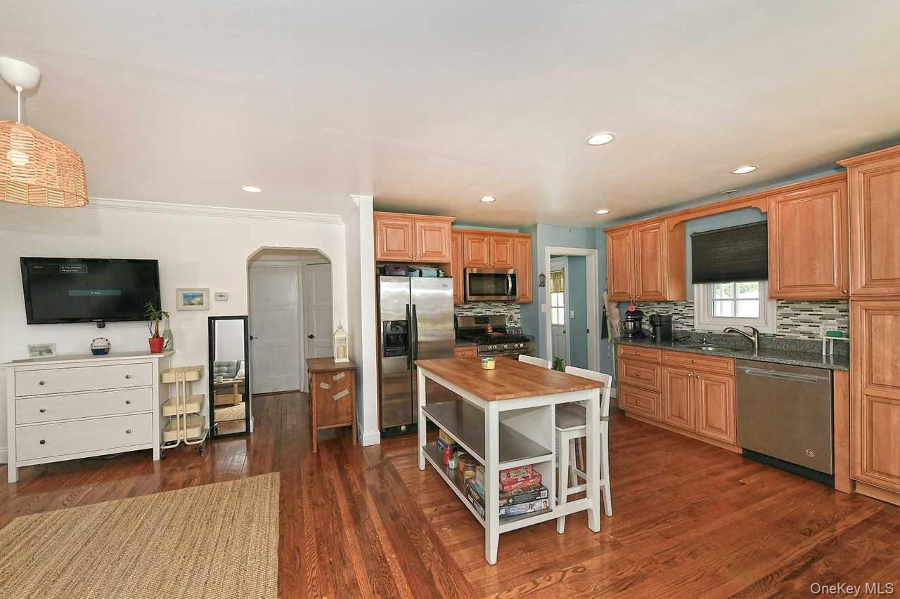 102 Roxbury Road – For Sale photo 7
