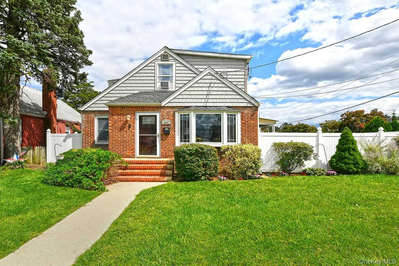 102 Roxbury Road – For Sale photo 2