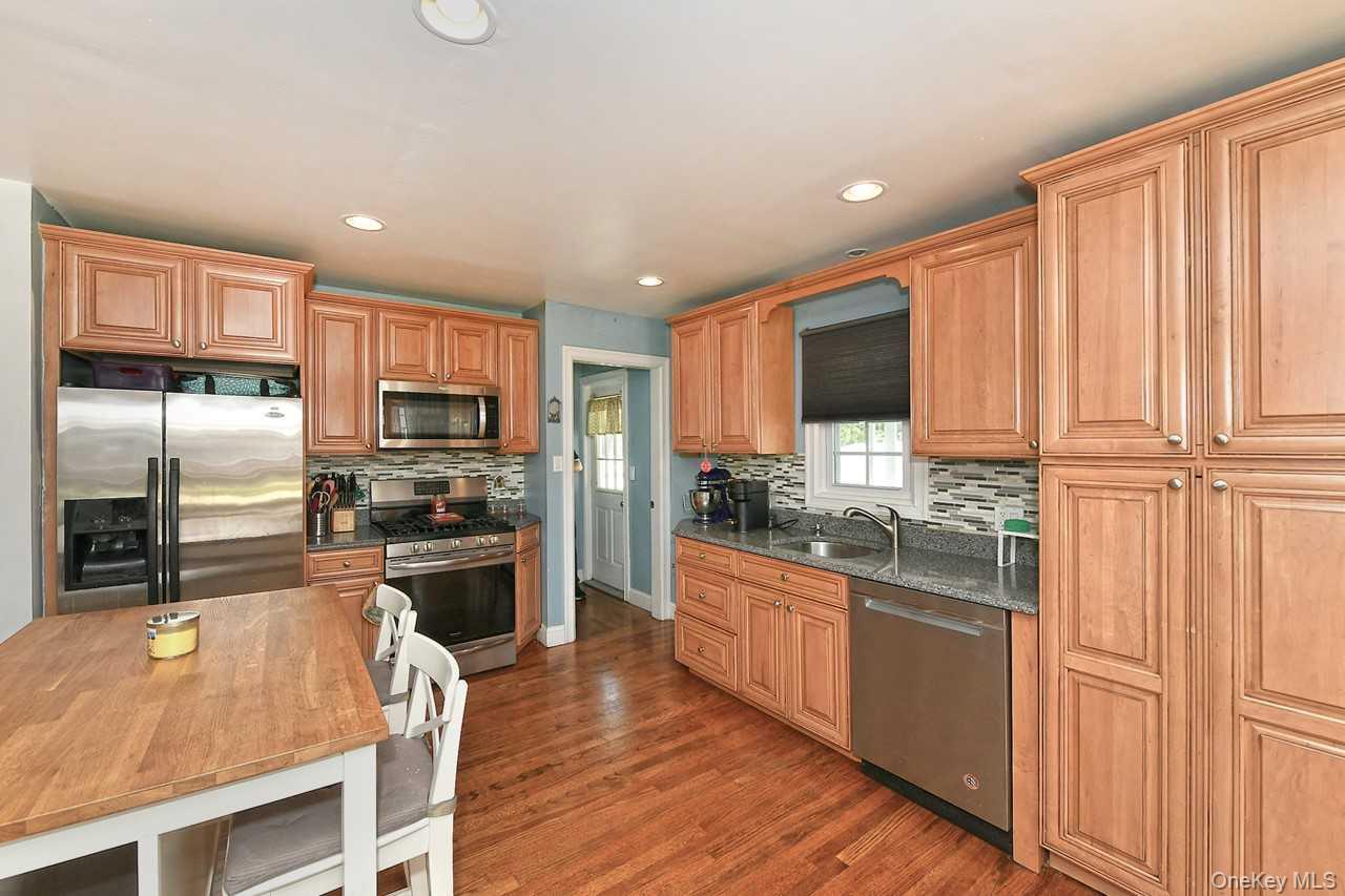 102 Roxbury Road – For Sale photo 9