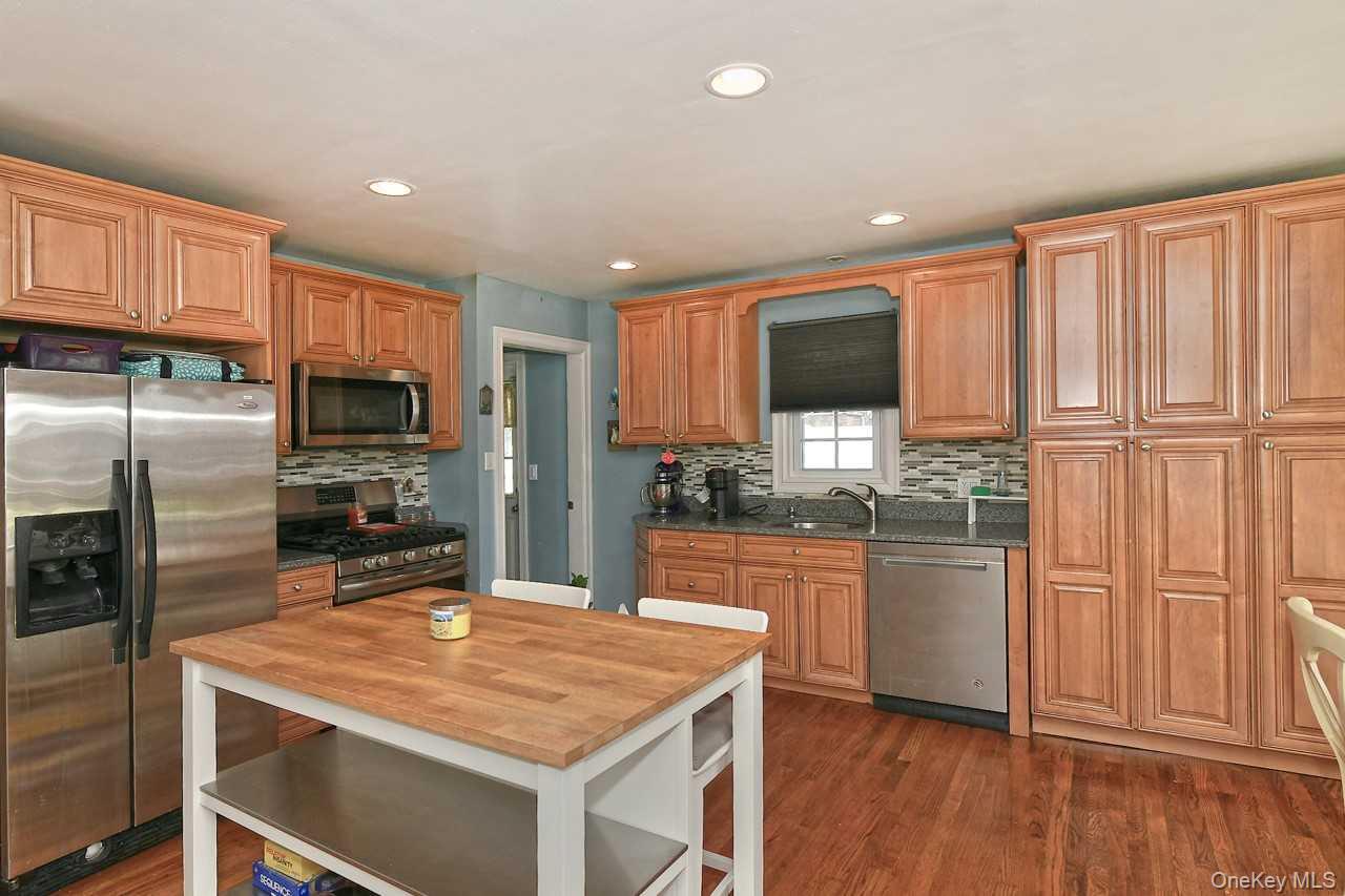 102 Roxbury Road – For Sale photo 8
